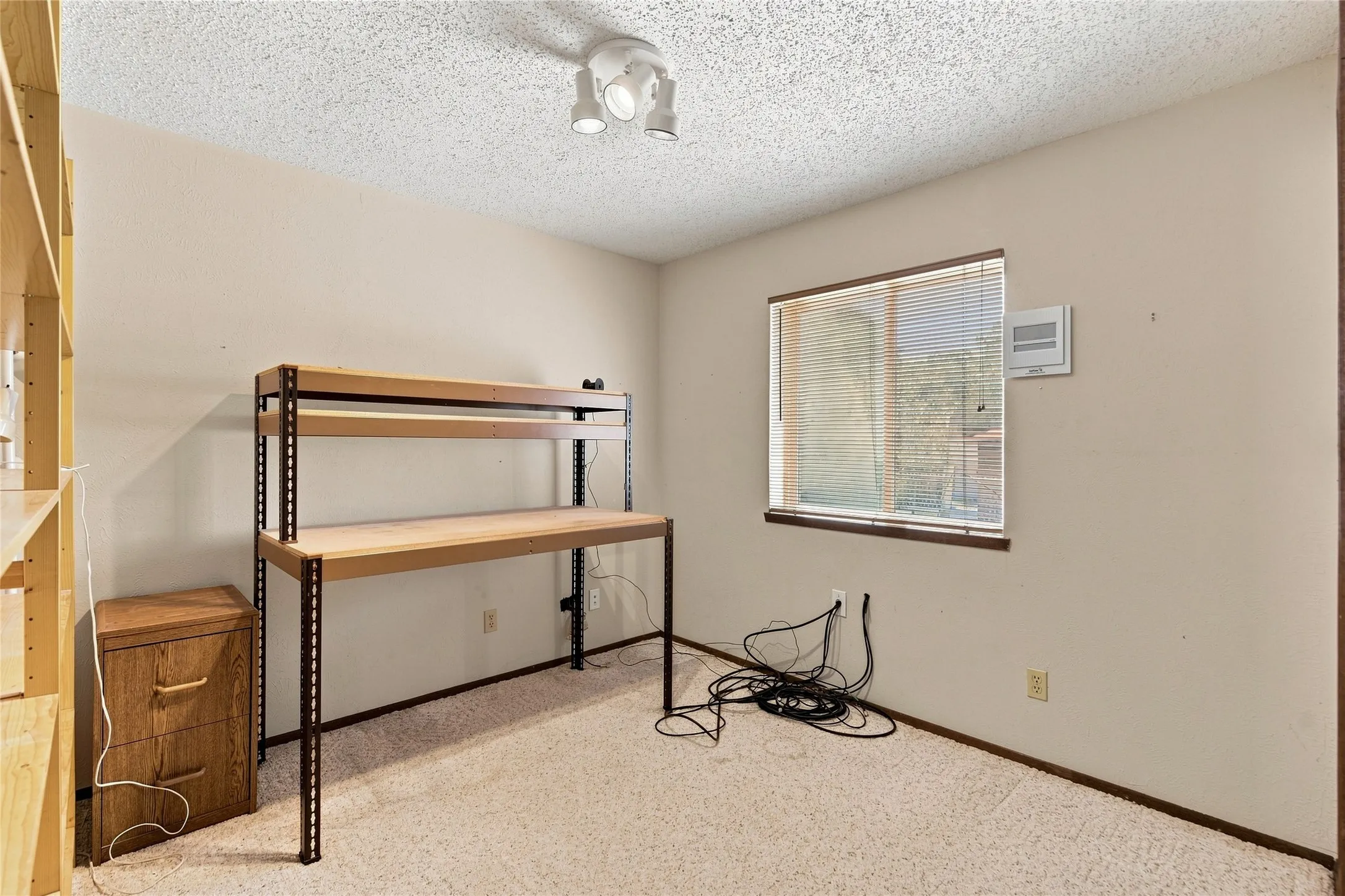 Single Family Residence For Sale in Denton County , 1519 Cardinal Circle, Lewisville, Texas 75067, 4 Bedroom, 2 Bathroom, 2 Garage spaces, 1,922 Sqft, built in 1978, mls#21374176, Real Estate Agent in Lewisville, Homes For Sale in Denton county, Homes For Sale in Lewisville, Realtor in Lewisville Texas, Real Estate Brokerage Independent Realty Texas, Luminita Cordes Realtor