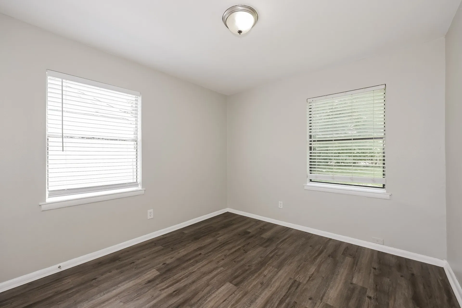 Single Family Residence For Rent in Dallas County , 720 Emberwood Drive, Dallas, Texas 75232, 3 Bedroom, 1 Bathroom, 1 Garage spaces, 956 Sqft, built in 1956, mls#21374567, Real Estate Agent in Dallas, Homes For Rent in Dallas county, Homes For Rent in Dallas, Realtor in Dallas Texas, Real Estate Brokerage Independent Realty Texas, Luminita Cordes Realtor