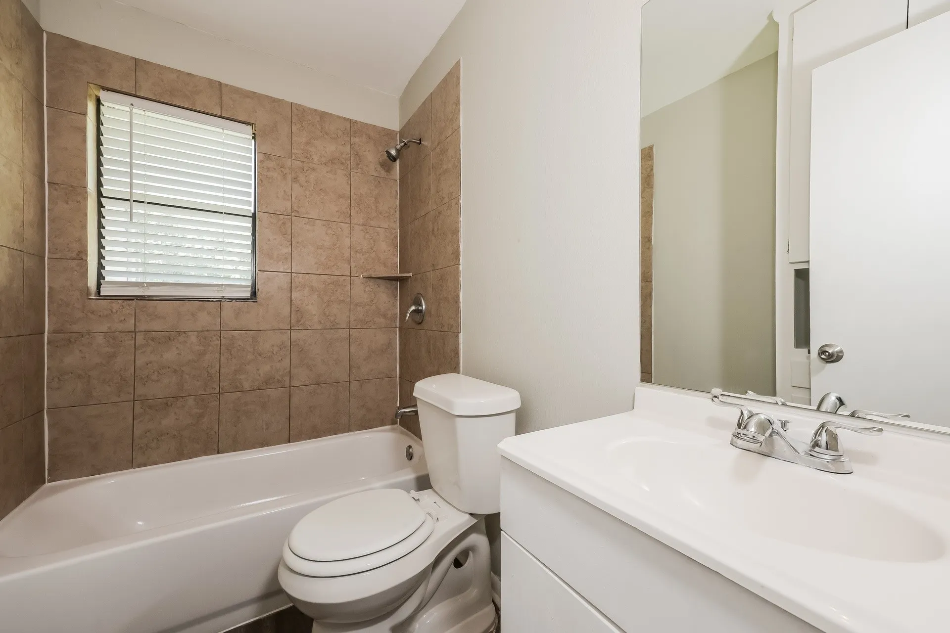 Single Family Residence For Rent in Dallas County , 720 Emberwood Drive, Dallas, Texas 75232, 3 Bedroom, 1 Bathroom, 1 Garage spaces, 956 Sqft, built in 1956, mls#21374567, Real Estate Agent in Dallas, Homes For Rent in Dallas county, Homes For Rent in Dallas, Realtor in Dallas Texas, Real Estate Brokerage Independent Realty Texas, Luminita Cordes Realtor