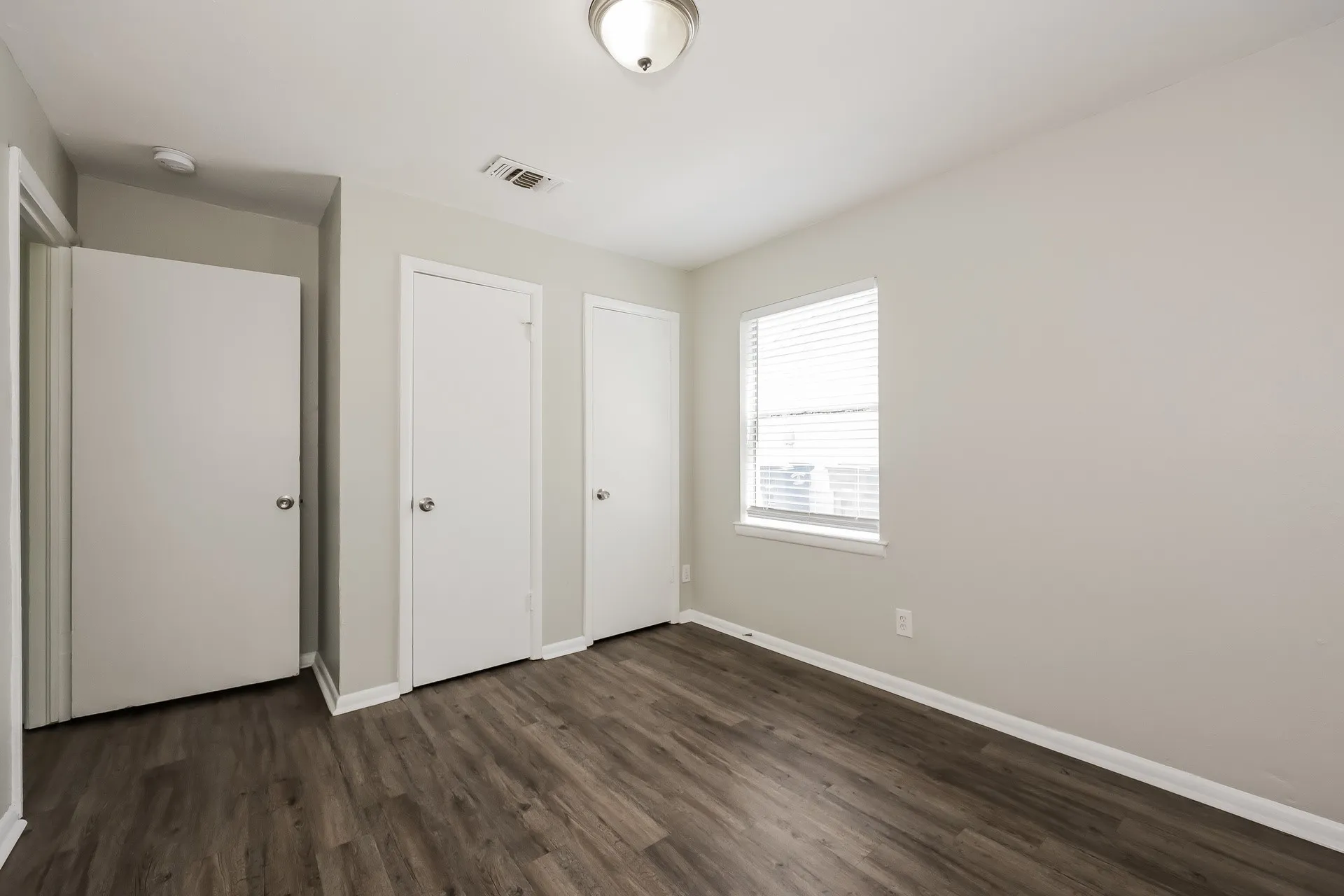 Single Family Residence For Rent in Dallas County , 720 Emberwood Drive, Dallas, Texas 75232, 3 Bedroom, 1 Bathroom, 1 Garage spaces, 956 Sqft, built in 1956, mls#21374567, Real Estate Agent in Dallas, Homes For Rent in Dallas county, Homes For Rent in Dallas, Realtor in Dallas Texas, Real Estate Brokerage Independent Realty Texas, Luminita Cordes Realtor