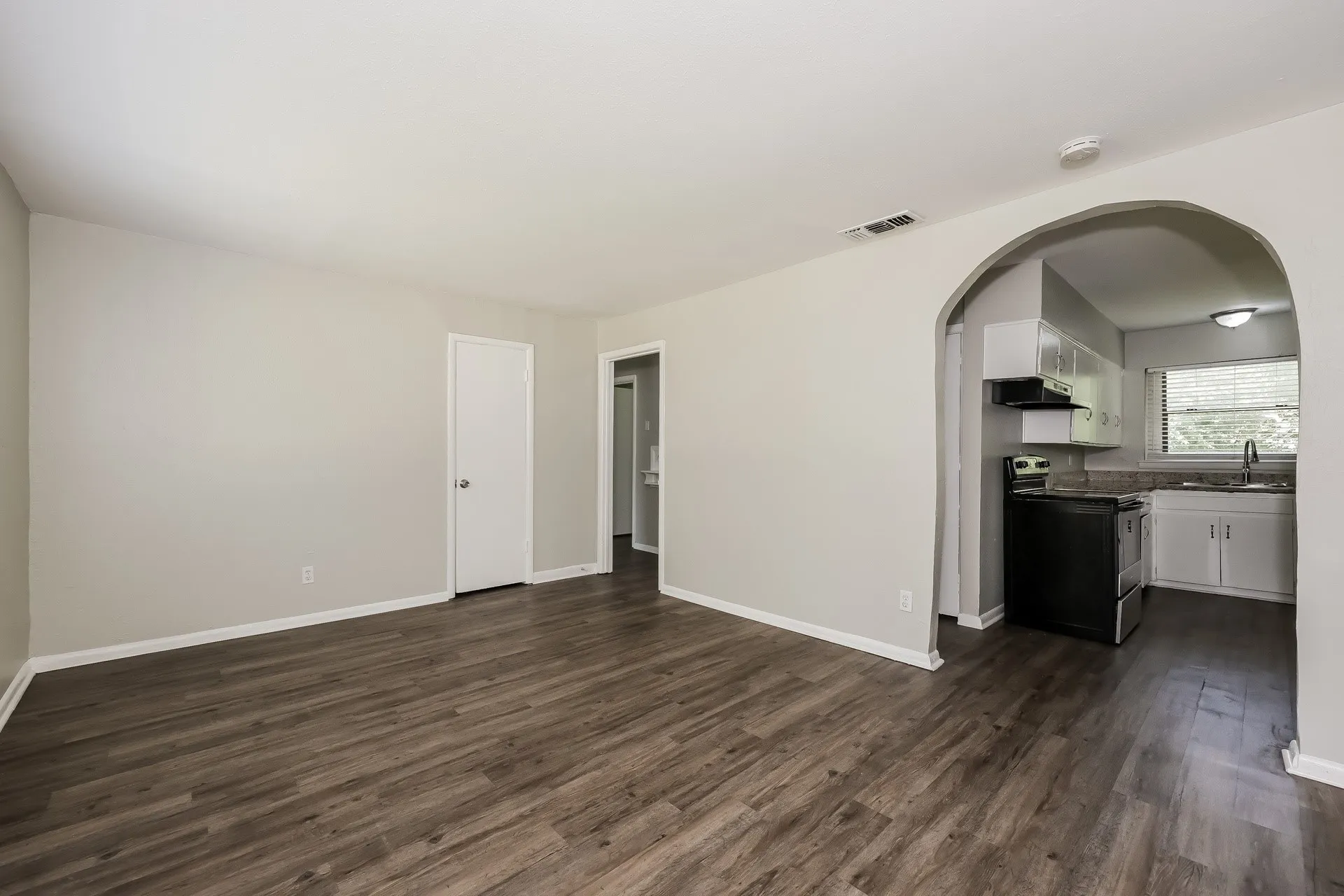 Single Family Residence For Rent in Dallas County , 720 Emberwood Drive, Dallas, Texas 75232, 3 Bedroom, 1 Bathroom, 1 Garage spaces, 956 Sqft, built in 1956, mls#21374567, Real Estate Agent in Dallas, Homes For Rent in Dallas county, Homes For Rent in Dallas, Realtor in Dallas Texas, Real Estate Brokerage Independent Realty Texas, Luminita Cordes Realtor