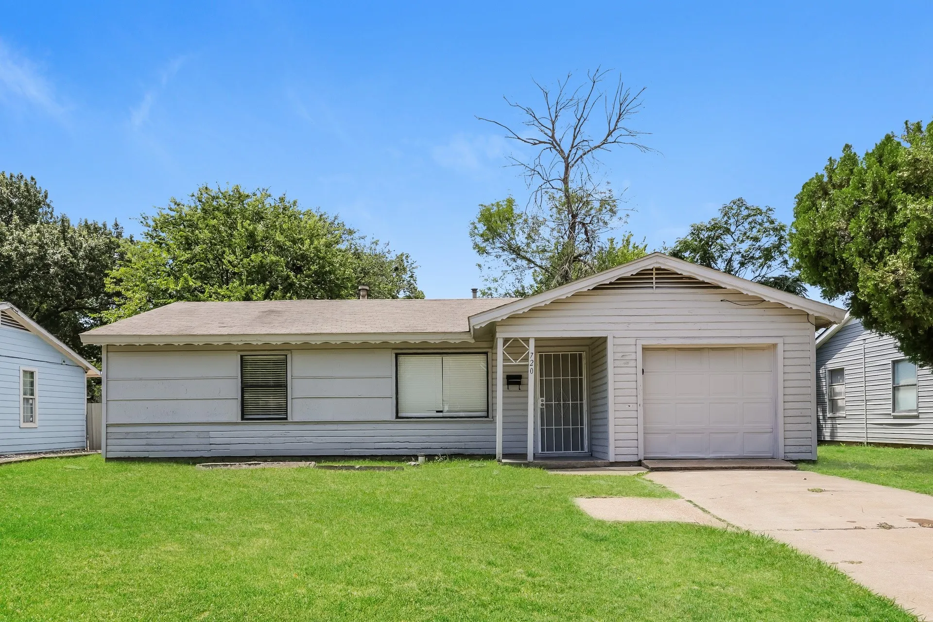 Single Family Residence For Rent in Dallas County , 720 Emberwood Drive, Dallas, Texas 75232, 3 Bedroom, 1 Bathroom, 1 Garage spaces, 956 Sqft, built in 1956, mls#21374567, Real Estate Agent in Dallas, Homes For Rent in Dallas county, Homes For Rent in Dallas, Realtor in Dallas Texas, Real Estate Brokerage Independent Realty Texas, Luminita Cordes Realtor