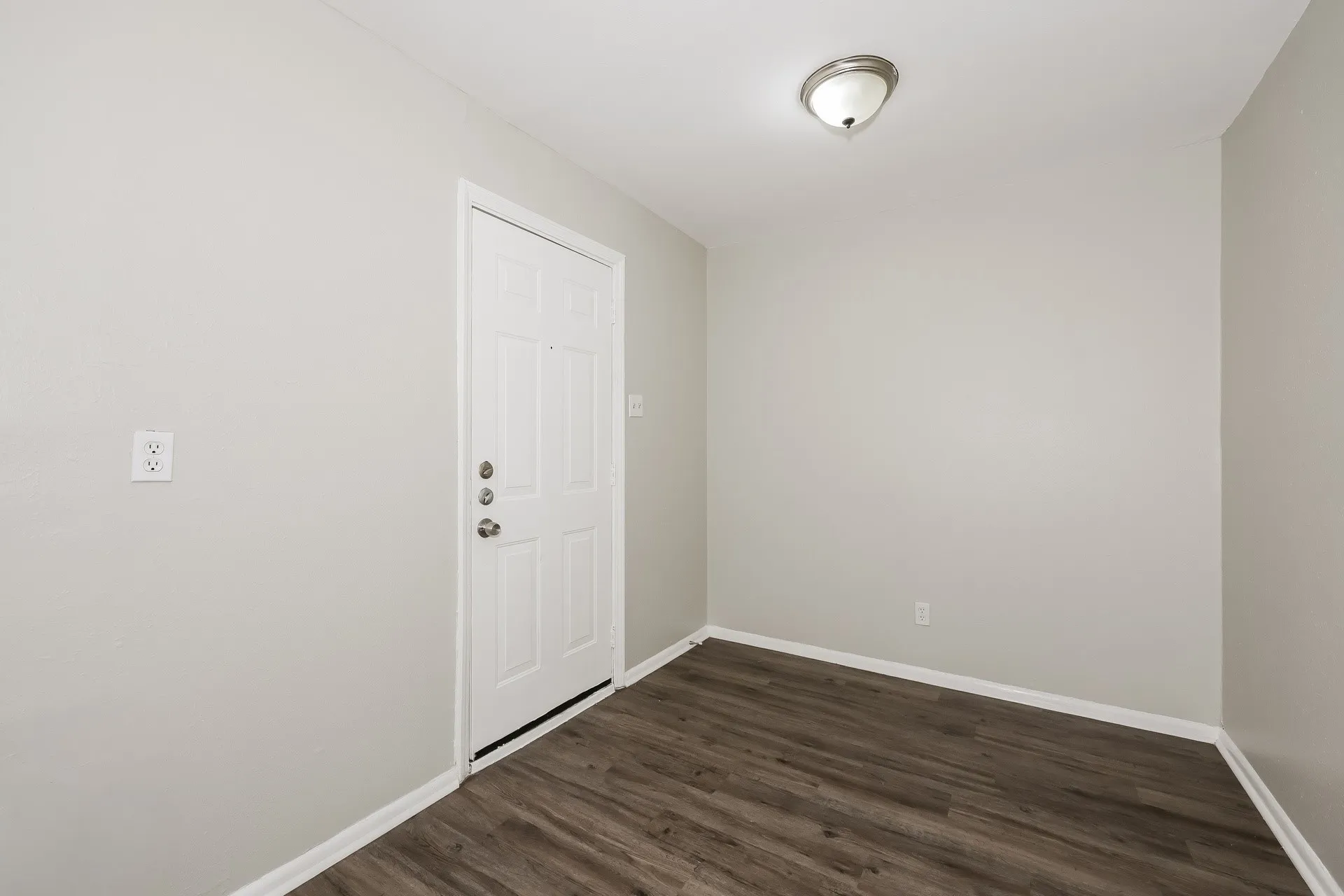 Single Family Residence For Rent in Dallas County , 720 Emberwood Drive, Dallas, Texas 75232, 3 Bedroom, 1 Bathroom, 1 Garage spaces, 956 Sqft, built in 1956, mls#21374567, Real Estate Agent in Dallas, Homes For Rent in Dallas county, Homes For Rent in Dallas, Realtor in Dallas Texas, Real Estate Brokerage Independent Realty Texas, Luminita Cordes Realtor