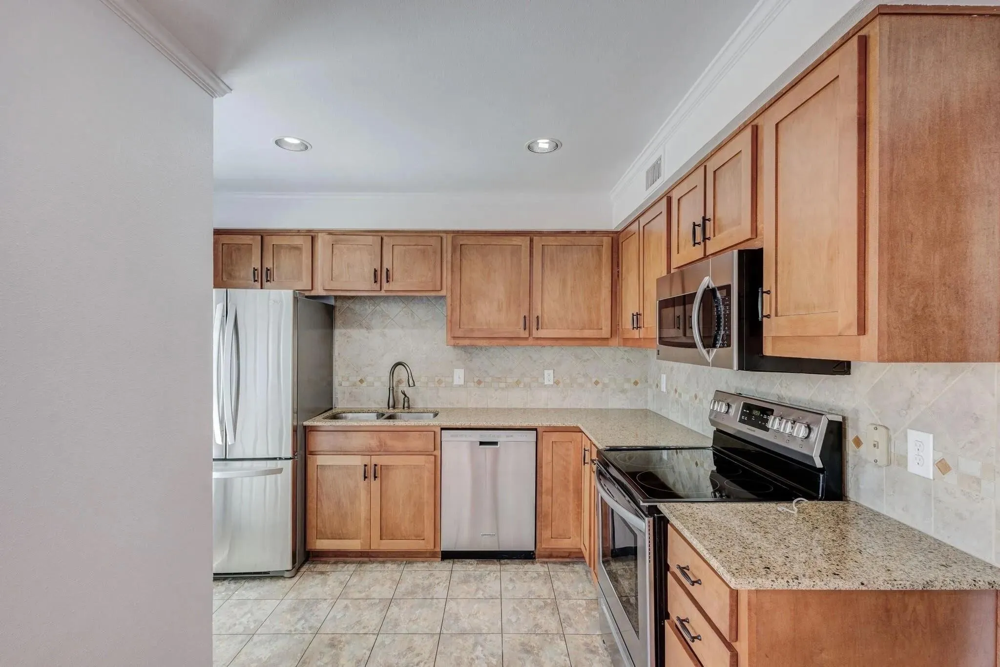 Condominium For Rent in Dallas County , 4658 Matilda #H Street, Dallas, Texas 75206, 1 Bedroom, 1 Bathroom, Garage spaces, 738 Sqft, built in 1968, mls#21374568, Real Estate Agent in Dallas, Homes For Rent in Dallas county, Homes For Rent in Dallas, Realtor in Dallas Texas, Real Estate Brokerage Independent Realty Texas, Luminita Cordes Realtor