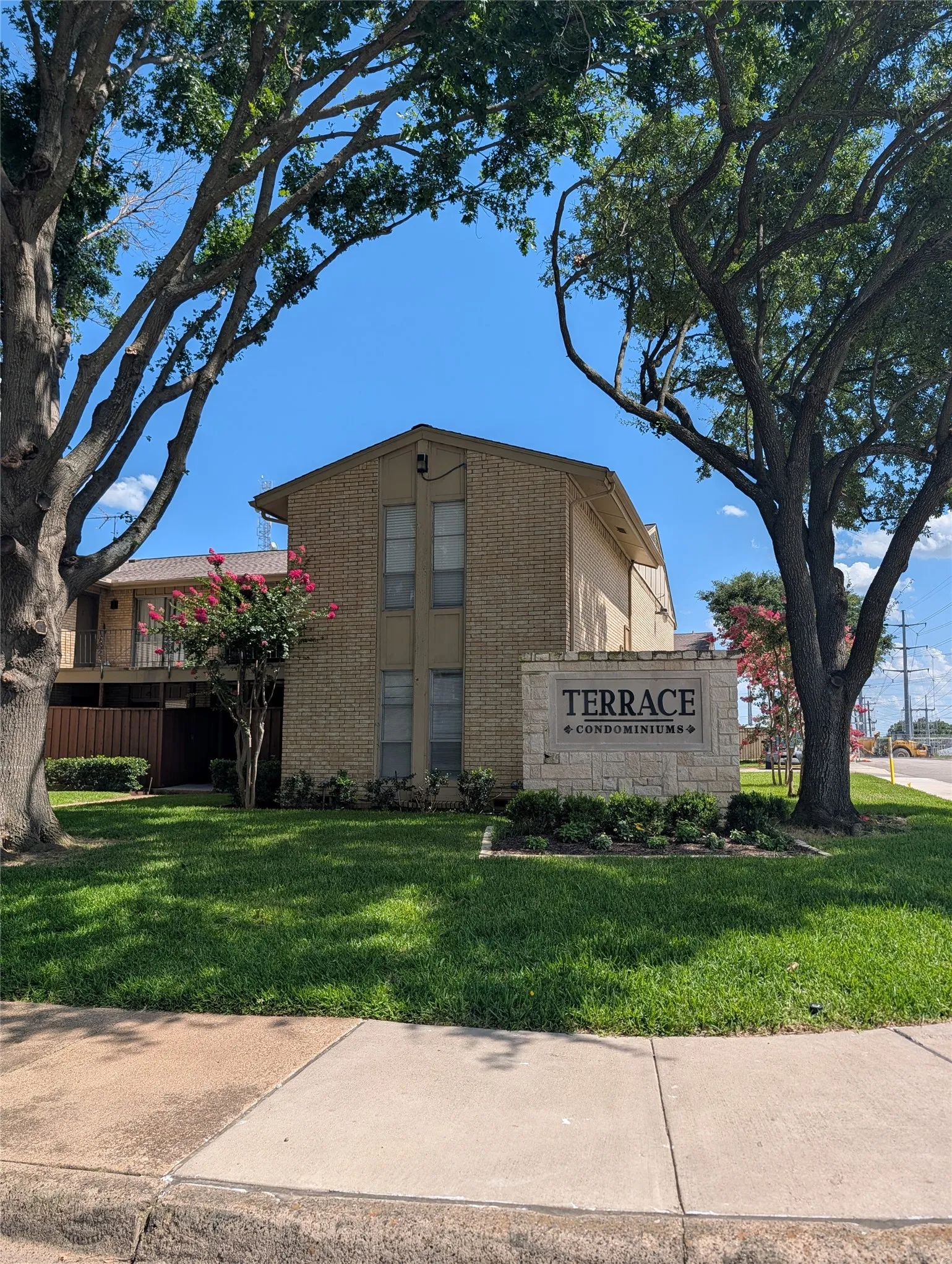 Condominium For Rent in Dallas County , 4658 Matilda #H Street, Dallas, Texas 75206, 1 Bedroom, 1 Bathroom, Garage spaces, 738 Sqft, built in 1968, mls#21374568, Real Estate Agent in Dallas, Homes For Rent in Dallas county, Homes For Rent in Dallas, Realtor in Dallas Texas, Real Estate Brokerage Independent Realty Texas, Luminita Cordes Realtor