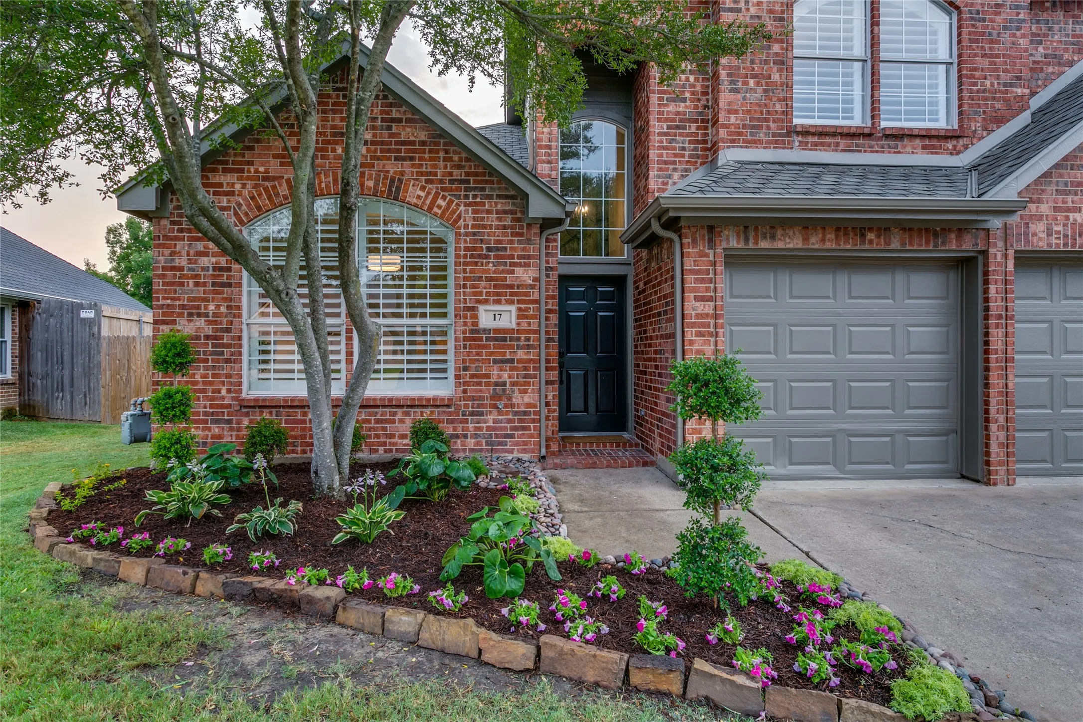 Single Family Residence For Sale in Tarrant County , 17 Adams Court, Mansfield, Texas 76063, 4 Bedroom, 3 Bathroom, 3 Garage spaces, 2,728 Sqft, built in 1999, mls#21358542, Real Estate Agent in Mansfield, Homes For Sale in Tarrant county, Homes For Sale in Mansfield, Realtor in Mansfield Texas, Real Estate Brokerage Independent Realty Texas, Luminita Cordes Realtor