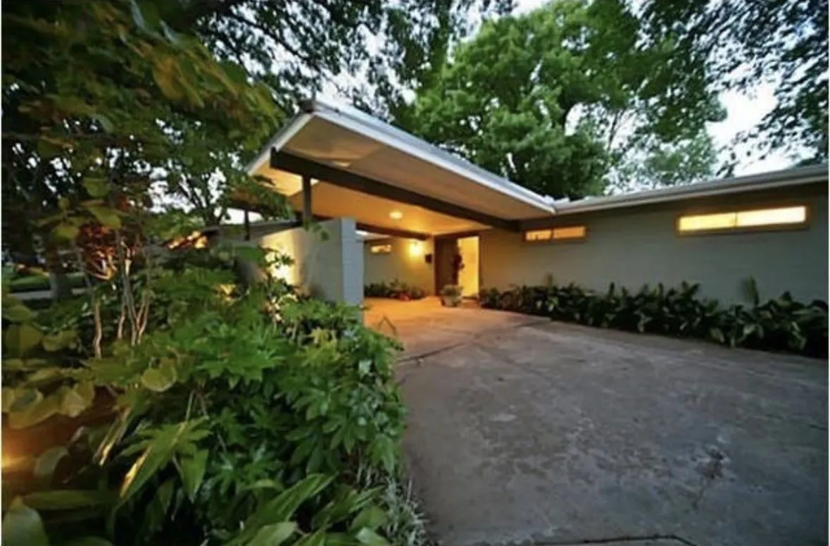 Single Family Residence For Sale in Dallas County , 7306 Walling Lane, Dallas, Texas 75231, 2 Bedroom, 2 Bathroom, Garage spaces, 1,508 Sqft, built in 1958, mls#21373677, Real Estate Agent in Dallas, Homes For Sale in Dallas county, Homes For Sale in Dallas, Realtor in Dallas Texas, Real Estate Brokerage Independent Realty Texas, Luminita Cordes Realtor