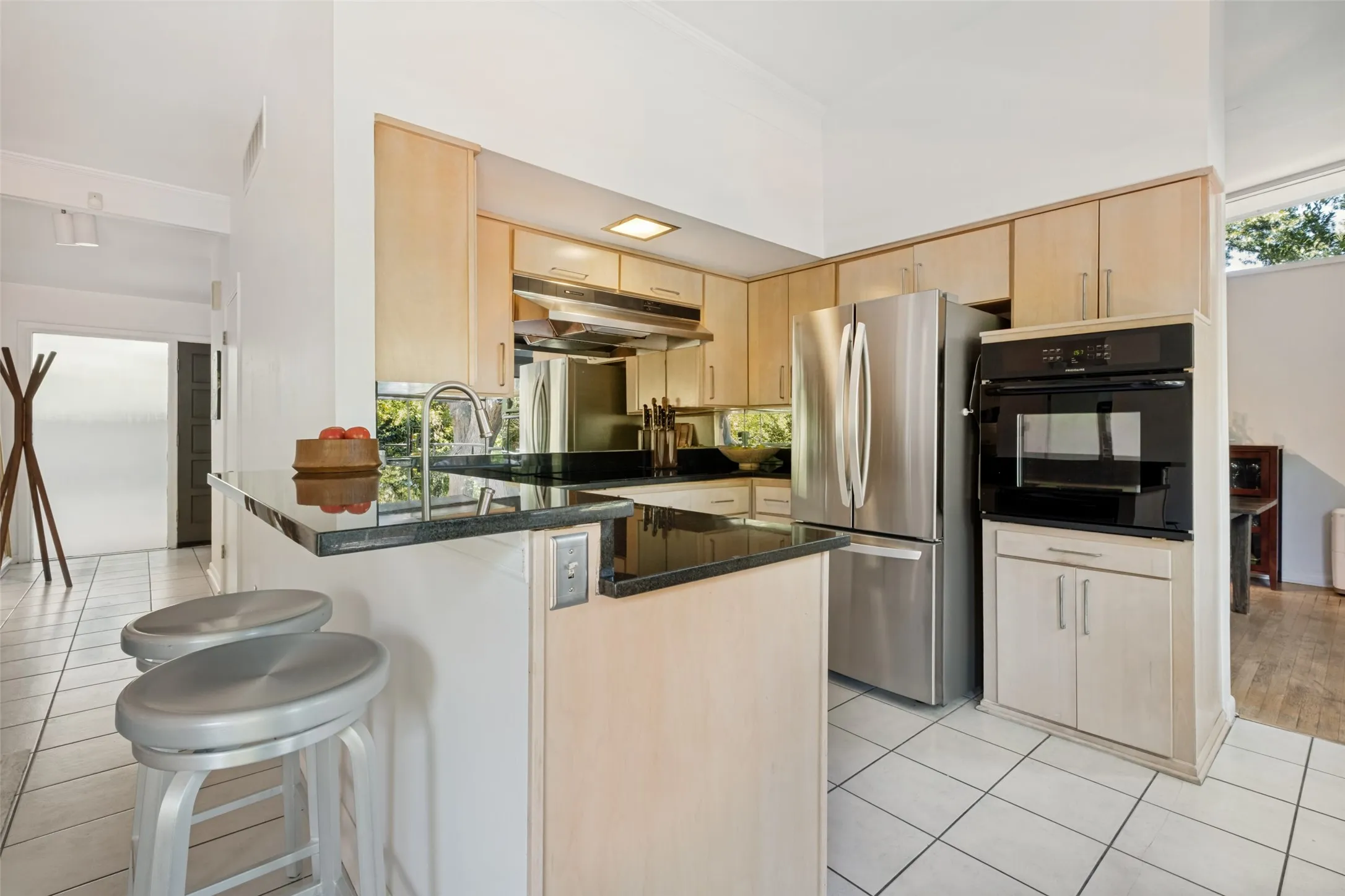 Single Family Residence For Sale in Dallas County , 7306 Walling Lane, Dallas, Texas 75231, 2 Bedroom, 2 Bathroom, Garage spaces, 1,508 Sqft, built in 1958, mls#21373677, Real Estate Agent in Dallas, Homes For Sale in Dallas county, Homes For Sale in Dallas, Realtor in Dallas Texas, Real Estate Brokerage Independent Realty Texas, Luminita Cordes Realtor