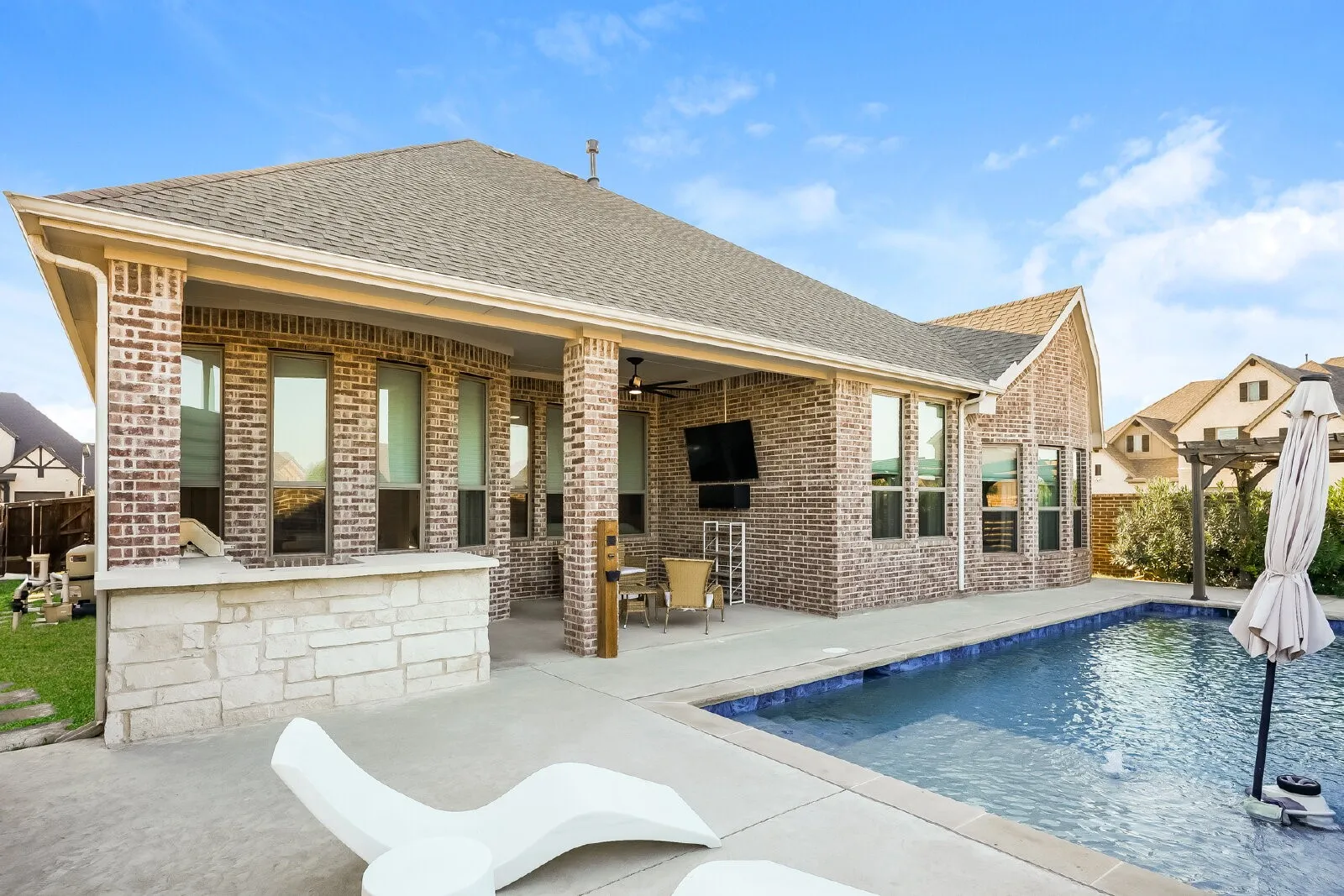 Single Family Residence For Rent in Ellis County , 2000 Johnson Road, Mansfield, Texas 76065, 3 Bedroom, 3 Bathroom, 2 Garage spaces, 2,539 Sqft, built in 2022, mls#21374574, Real Estate Agent in Mansfield, Homes For Rent in Ellis county, Homes For Rent in Mansfield, Realtor in Mansfield Texas, Real Estate Brokerage Independent Realty Texas, Luminita Cordes Realtor