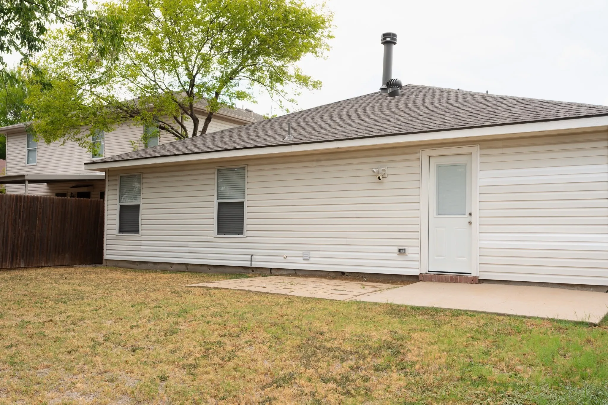 Single Family Residence For Rent in Tarrant County , 3883 Fox Run Drive, Fort Worth, Texas 76123, 3 Bedroom, 2 Bathroom, 2 Garage spaces, 1,497 Sqft, built in 1998, mls#21374577, Real Estate Agent in Fort Worth, Homes For Rent in Tarrant county, Homes For Rent in Fort Worth, Realtor in Fort Worth Texas, Real Estate Brokerage Independent Realty Texas, Luminita Cordes Realtor
