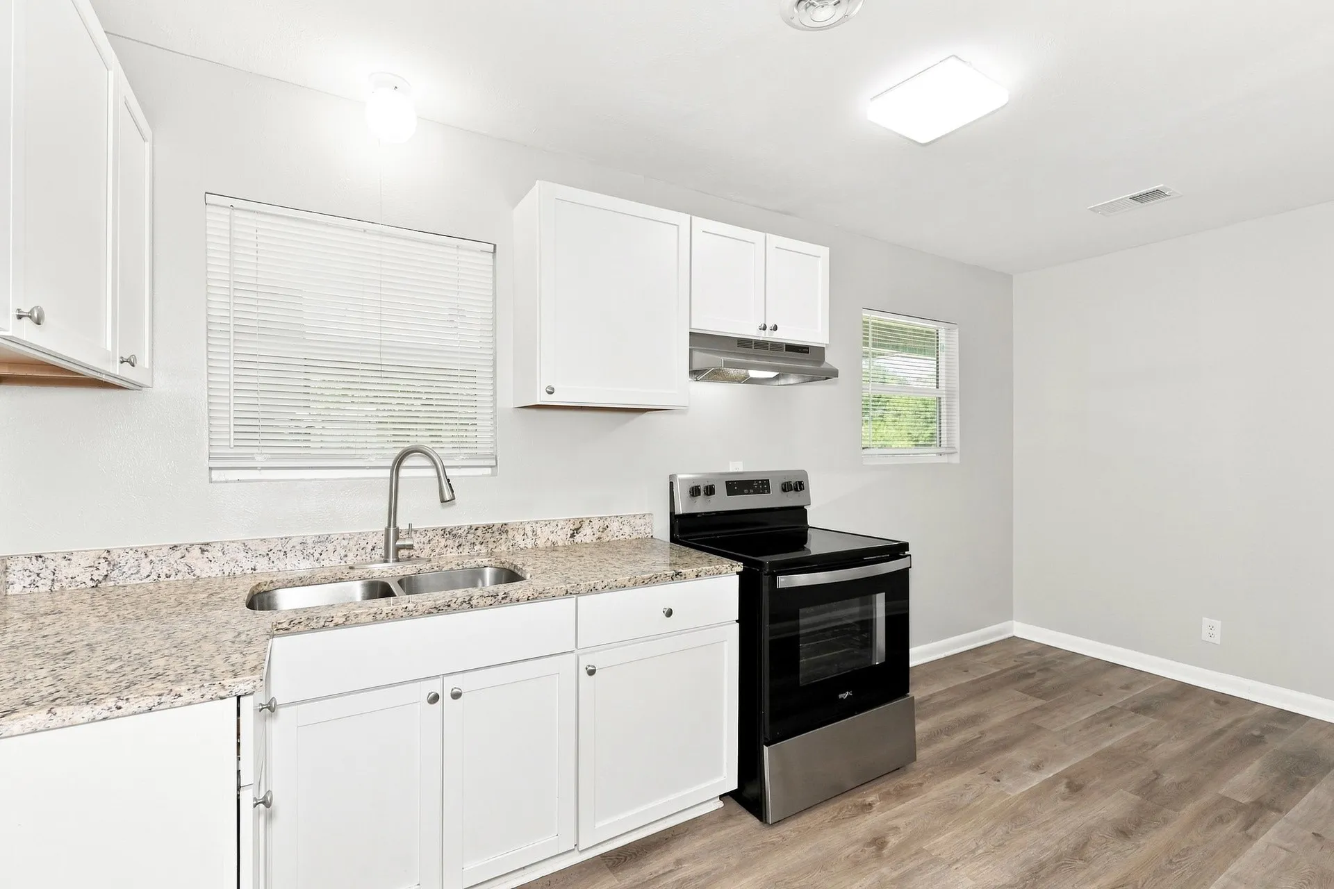 Single Family Residence For Rent in Tarrant County , 5825 Aton Avenue, Westworth Village, Texas 76114, 3 Bedroom, 2 Bathroom, Garage spaces, 1,133 Sqft, built in 1955, mls#21374578, Real Estate Agent in Westworth Village, Homes For Rent in Tarrant county, Homes For Rent in Westworth Village, Realtor in Westworth Village Texas, Real Estate Brokerage Independent Realty Texas, Luminita Cordes Realtor