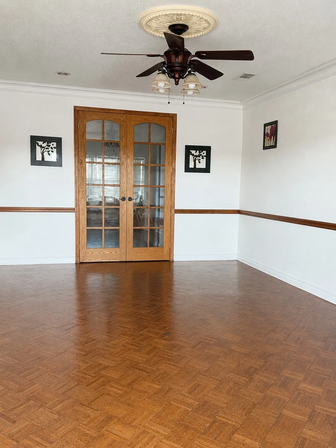 Parquet wood-finish flooring with a glossy finish