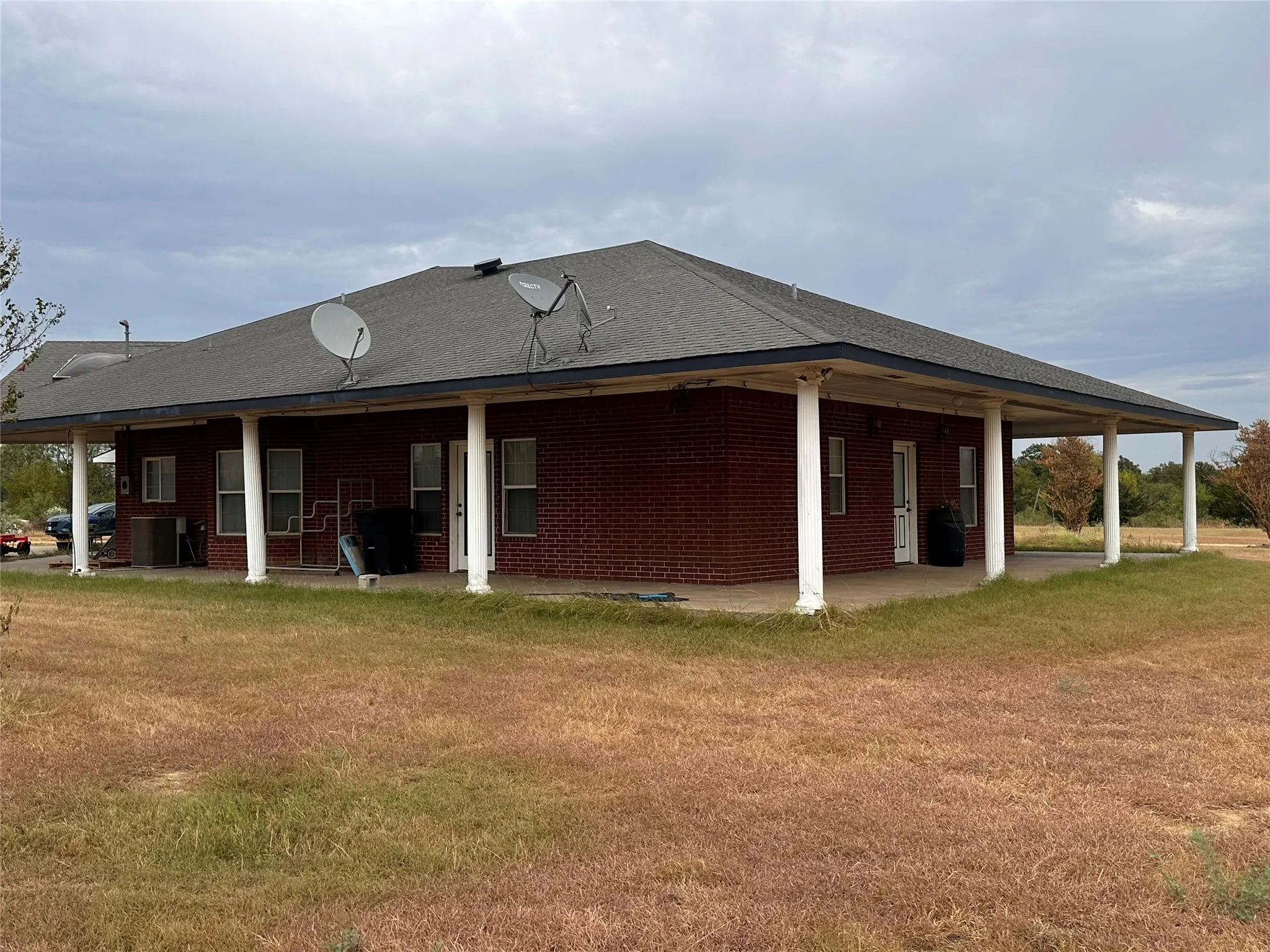 Single Family Residence For Sale in Limestone County , 383 Lcr 476, Mexia, Texas 76667, 5 Bedroom, 5 Bathroom, Garage spaces, 5,963 Sqft, built in 2005, mls#21370567, Real Estate Agent in Mexia, Homes For Sale in Limestone county, Homes For Sale in Mexia, Realtor in Mexia Texas, Real Estate Brokerage Independent Realty Texas, Luminita Cordes Realtor