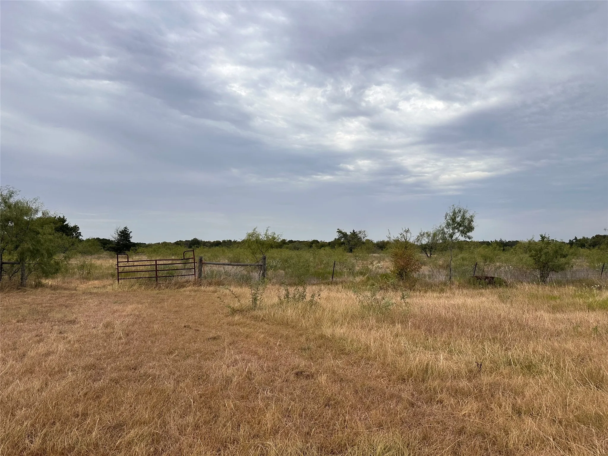 Single Family Residence For Sale in Limestone County , 383 Lcr 476, Mexia, Texas 76667, 5 Bedroom, 5 Bathroom, Garage spaces, 5,963 Sqft, built in 2005, mls#21370567, Real Estate Agent in Mexia, Homes For Sale in Limestone county, Homes For Sale in Mexia, Realtor in Mexia Texas, Real Estate Brokerage Independent Realty Texas, Luminita Cordes Realtor