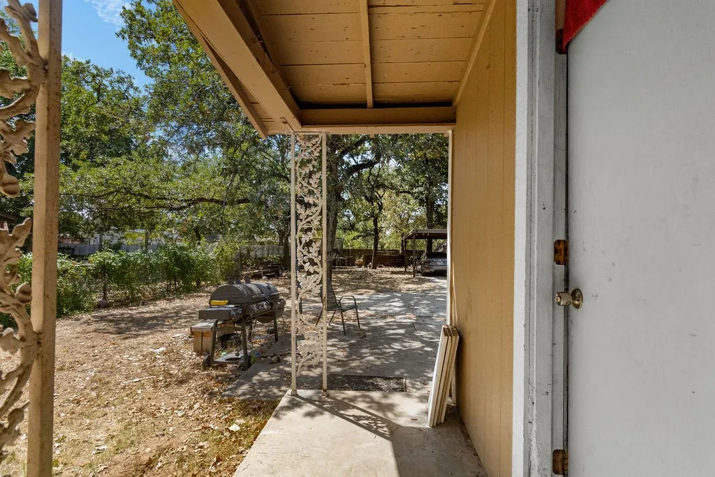Single Family Residence For Sale in Tarrant County , 3516 Wilbarger Street, Fort Worth, Texas 76119, 3 Bedroom, 1 Bathroom, Garage spaces, 1,177 Sqft, built in 1957, mls#21373685, Real Estate Agent in Fort Worth, Homes For Sale in Tarrant county, Homes For Sale in Fort Worth, Realtor in Fort Worth Texas, Real Estate Brokerage Independent Realty Texas, Luminita Cordes Realtor