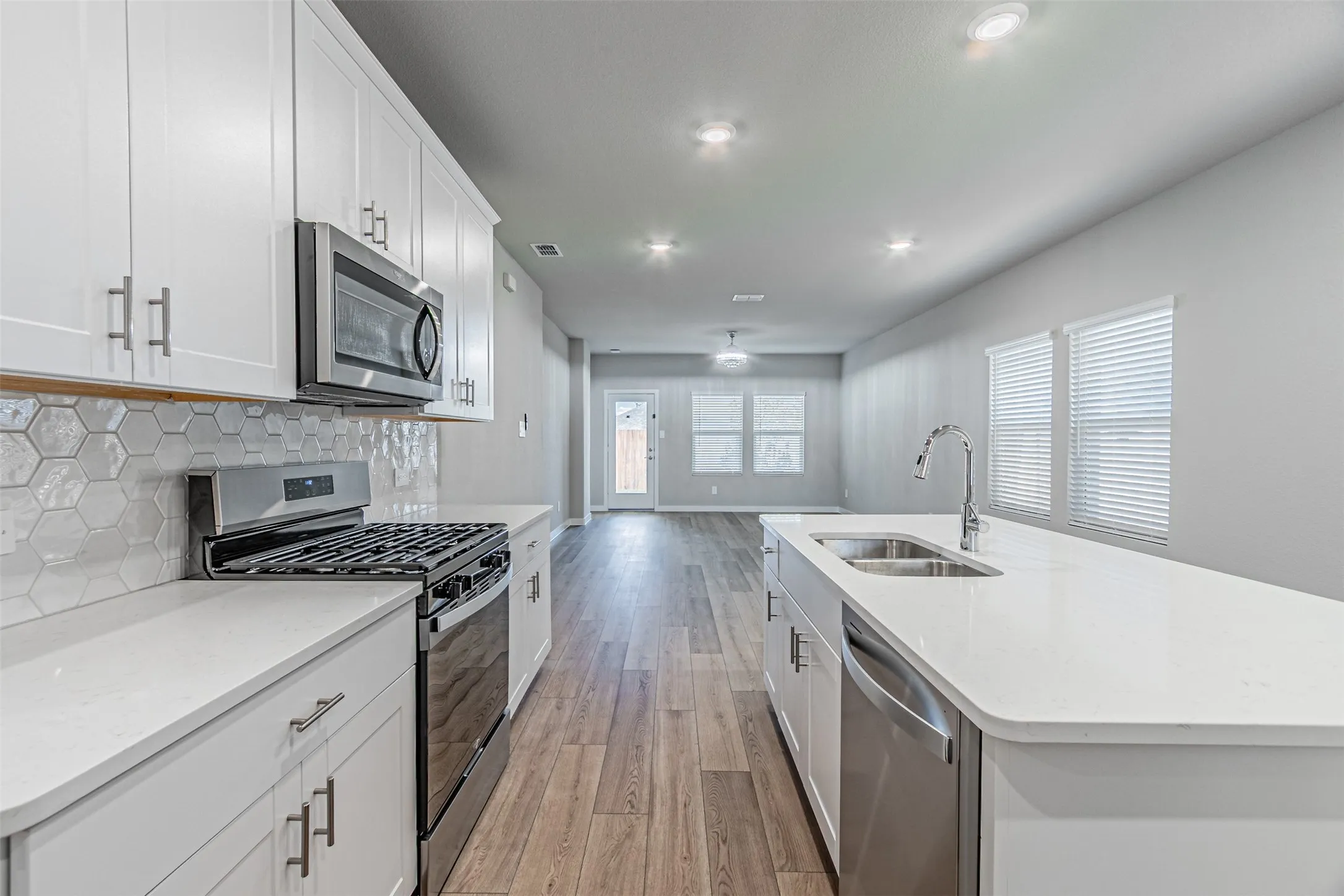 Single Family Residence For Rent in Collin County , 6005 alderton Drive, Mc Kinney, Texas 75071, 4 Bedroom, 2 Bathroom, 2 Garage spaces, 1,605 Sqft, built in 2026, mls#21374590, Real Estate Agent in Mc Kinney, Homes For Rent in Collin county, Homes For Rent in Mc Kinney, Realtor in Mc Kinney Texas, Real Estate Brokerage Independent Realty Texas, Luminita Cordes Realtor