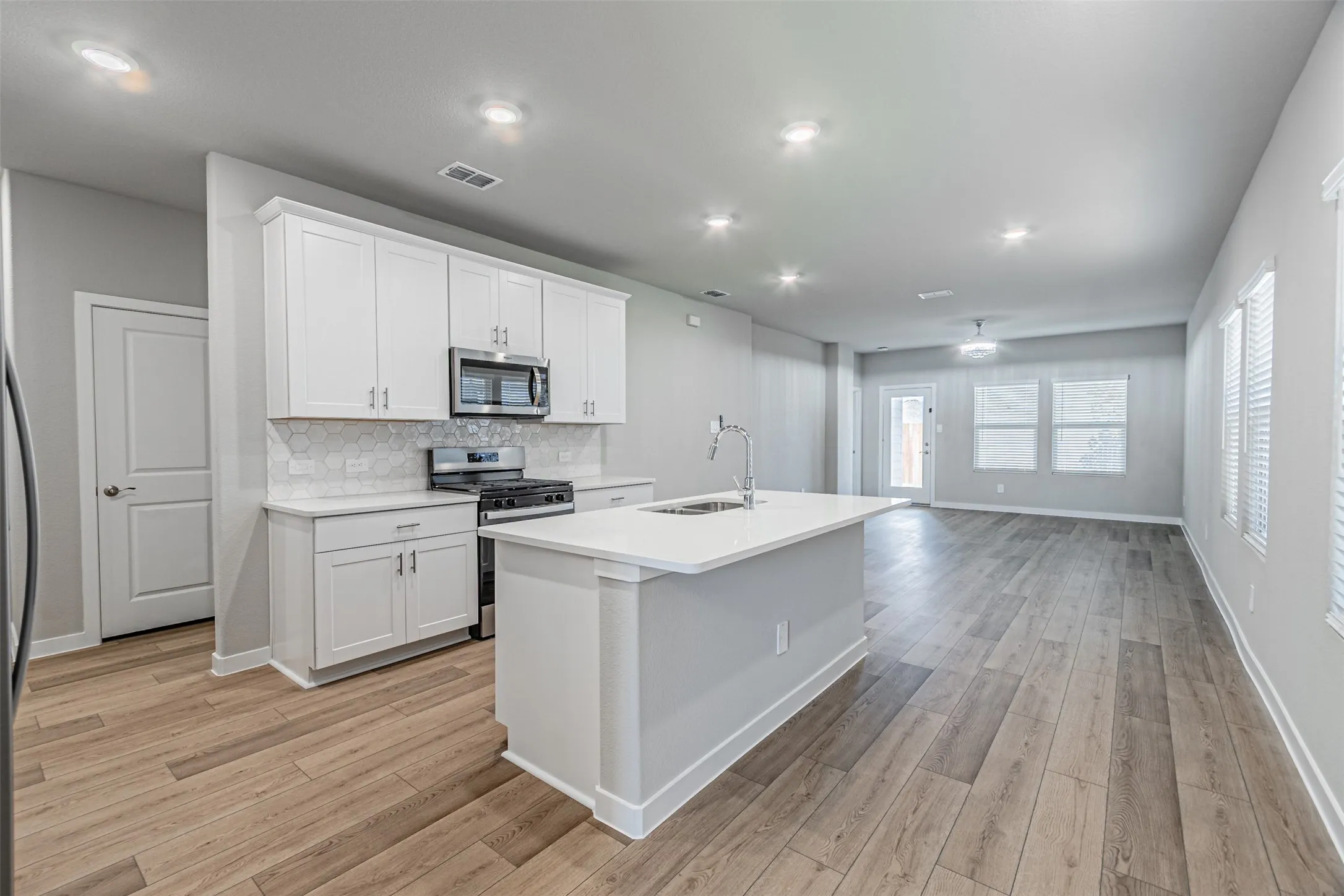 Single Family Residence For Rent in Collin County , 6005 alderton Drive, Mc Kinney, Texas 75071, 4 Bedroom, 2 Bathroom, 2 Garage spaces, 1,605 Sqft, built in 2026, mls#21374590, Real Estate Agent in Mc Kinney, Homes For Rent in Collin county, Homes For Rent in Mc Kinney, Realtor in Mc Kinney Texas, Real Estate Brokerage Independent Realty Texas, Luminita Cordes Realtor