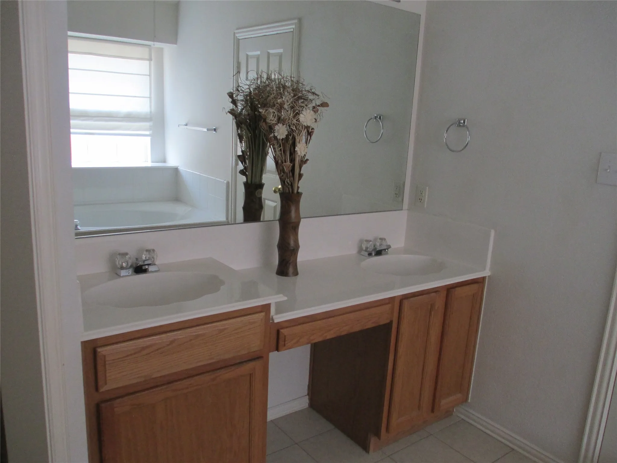 Single Family Residence For Rent in Collin County , 6005 Jewel Drive, Mc Kinney, Texas 75070, 3 Bedroom, 2 Bathroom, 2 Garage spaces, 1,994 Sqft, built in 2000, mls#21374591, Real Estate Agent in Mc Kinney, Homes For Rent in Collin county, Homes For Rent in Mc Kinney, Realtor in Mc Kinney Texas, Real Estate Brokerage Independent Realty Texas, Luminita Cordes Realtor