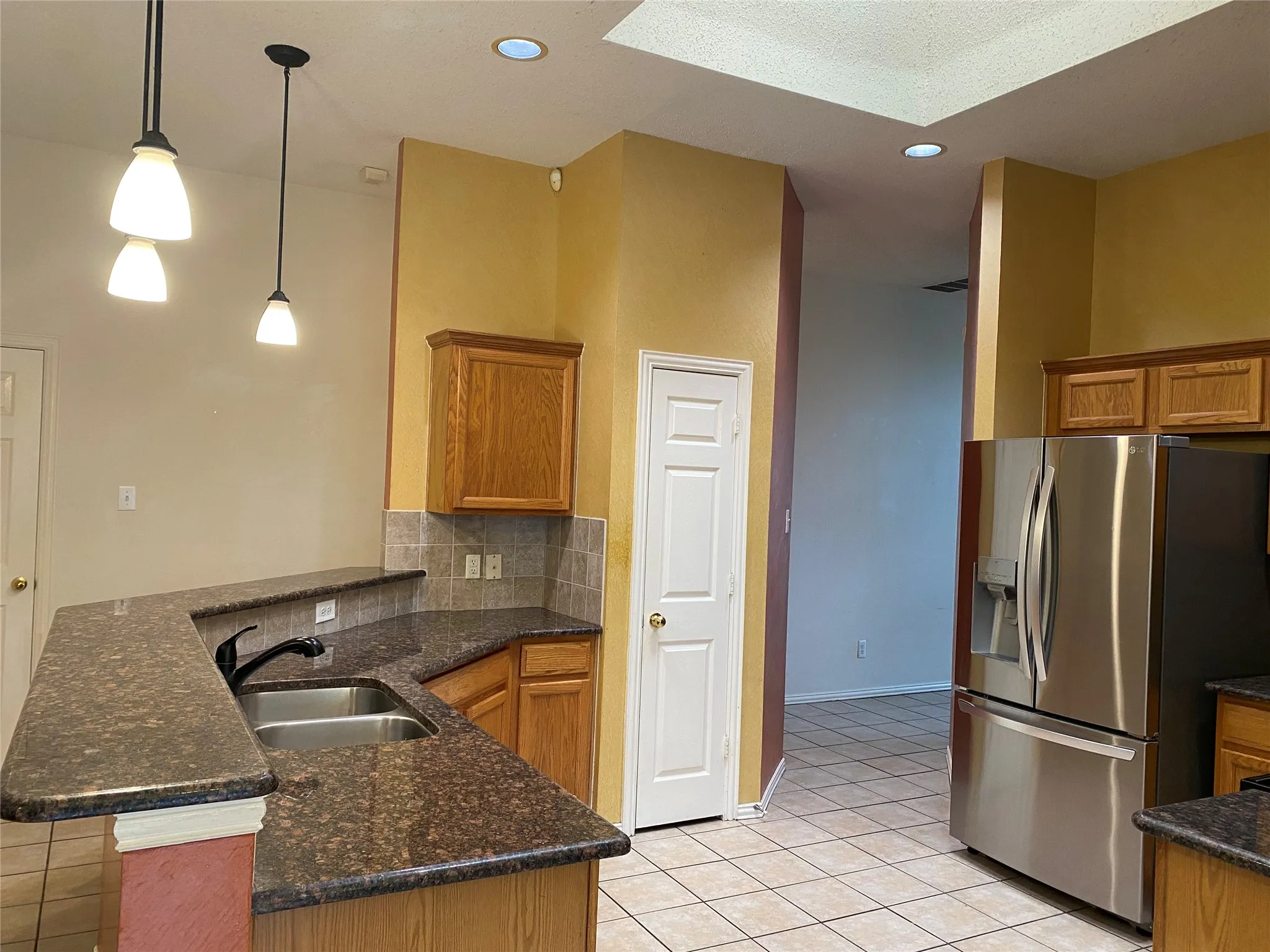 Single Family Residence For Rent in Collin County , 6005 Jewel Drive, Mc Kinney, Texas 75070, 3 Bedroom, 2 Bathroom, 2 Garage spaces, 1,994 Sqft, built in 2000, mls#21374591, Real Estate Agent in Mc Kinney, Homes For Rent in Collin county, Homes For Rent in Mc Kinney, Realtor in Mc Kinney Texas, Real Estate Brokerage Independent Realty Texas, Luminita Cordes Realtor