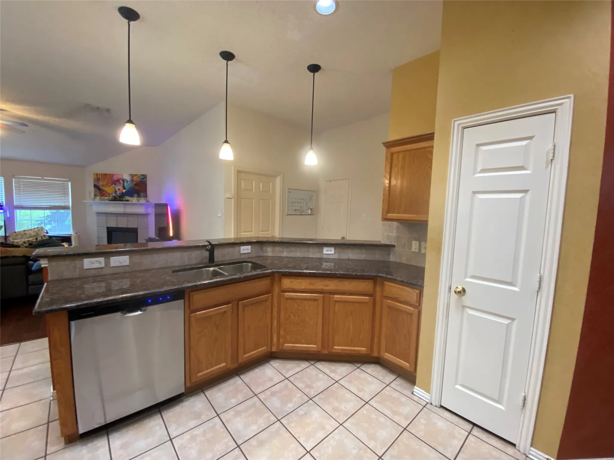 Single Family Residence For Rent in Collin County , 6005 Jewel Drive, Mc Kinney, Texas 75070, 3 Bedroom, 2 Bathroom, 2 Garage spaces, 1,994 Sqft, built in 2000, mls#21374591, Real Estate Agent in Mc Kinney, Homes For Rent in Collin county, Homes For Rent in Mc Kinney, Realtor in Mc Kinney Texas, Real Estate Brokerage Independent Realty Texas, Luminita Cordes Realtor