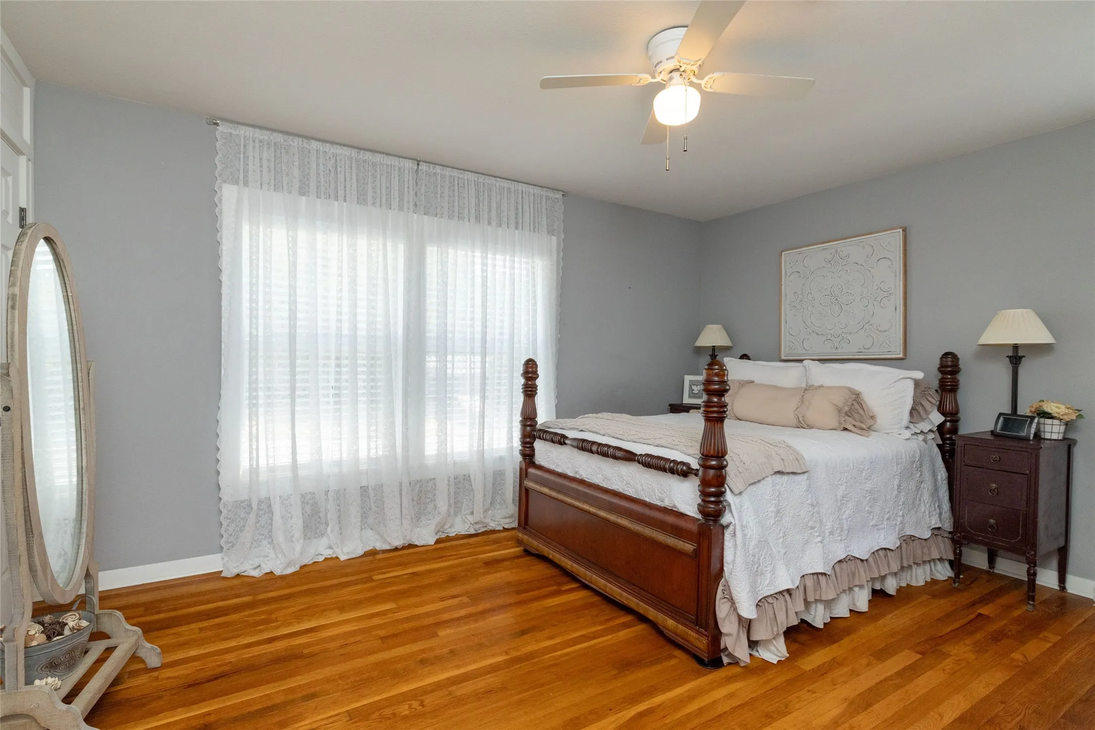 Single Family Residence For Sale in Parker County , 1209 Grace Street, Weatherford, Texas 76086, 2 Bedroom, 1 Bathroom, 1 Garage spaces, 842 Sqft, built in 1950, mls#21374527, Real Estate Agent in Weatherford, Homes For Sale in Parker county, Homes For Sale in Weatherford, Realtor in Weatherford Texas, Real Estate Brokerage Independent Realty Texas, Luminita Cordes Realtor