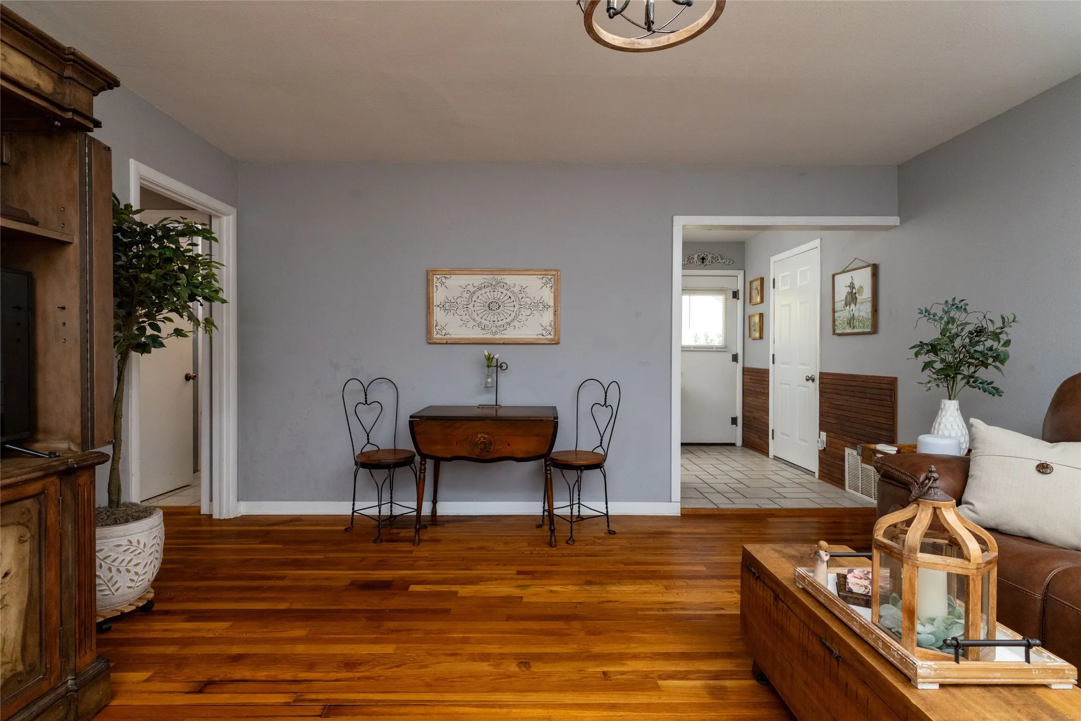Single Family Residence For Sale in Parker County , 1209 Grace Street, Weatherford, Texas 76086, 2 Bedroom, 1 Bathroom, 1 Garage spaces, 842 Sqft, built in 1950, mls#21374527, Real Estate Agent in Weatherford, Homes For Sale in Parker county, Homes For Sale in Weatherford, Realtor in Weatherford Texas, Real Estate Brokerage Independent Realty Texas, Luminita Cordes Realtor