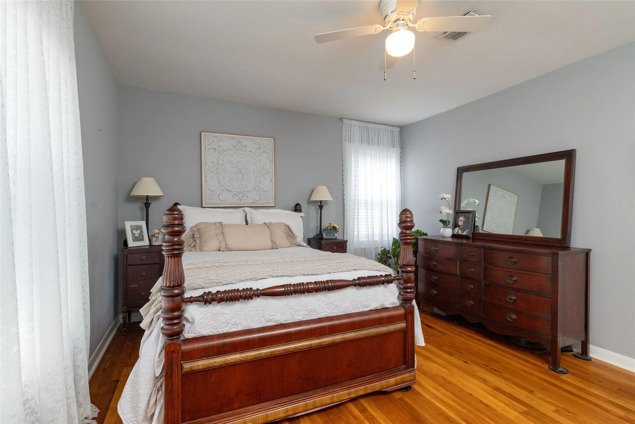 Single Family Residence For Sale in Parker County , 1209 Grace Street, Weatherford, Texas 76086, 2 Bedroom, 1 Bathroom, 1 Garage spaces, 842 Sqft, built in 1950, mls#21374527, Real Estate Agent in Weatherford, Homes For Sale in Parker county, Homes For Sale in Weatherford, Realtor in Weatherford Texas, Real Estate Brokerage Independent Realty Texas, Luminita Cordes Realtor