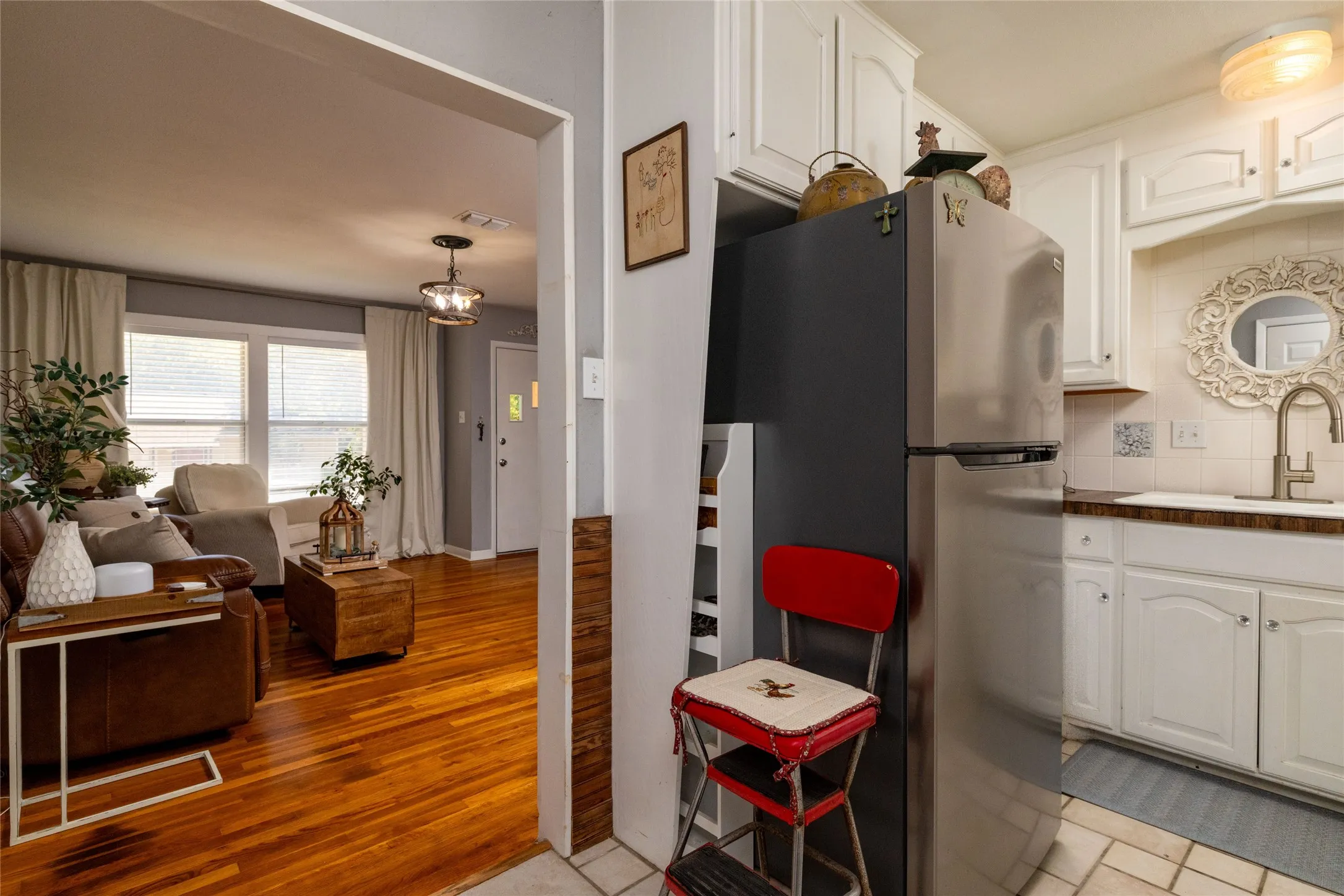 Single Family Residence For Sale in Parker County , 1209 Grace Street, Weatherford, Texas 76086, 2 Bedroom, 1 Bathroom, 1 Garage spaces, 842 Sqft, built in 1950, mls#21374527, Real Estate Agent in Weatherford, Homes For Sale in Parker county, Homes For Sale in Weatherford, Realtor in Weatherford Texas, Real Estate Brokerage Independent Realty Texas, Luminita Cordes Realtor