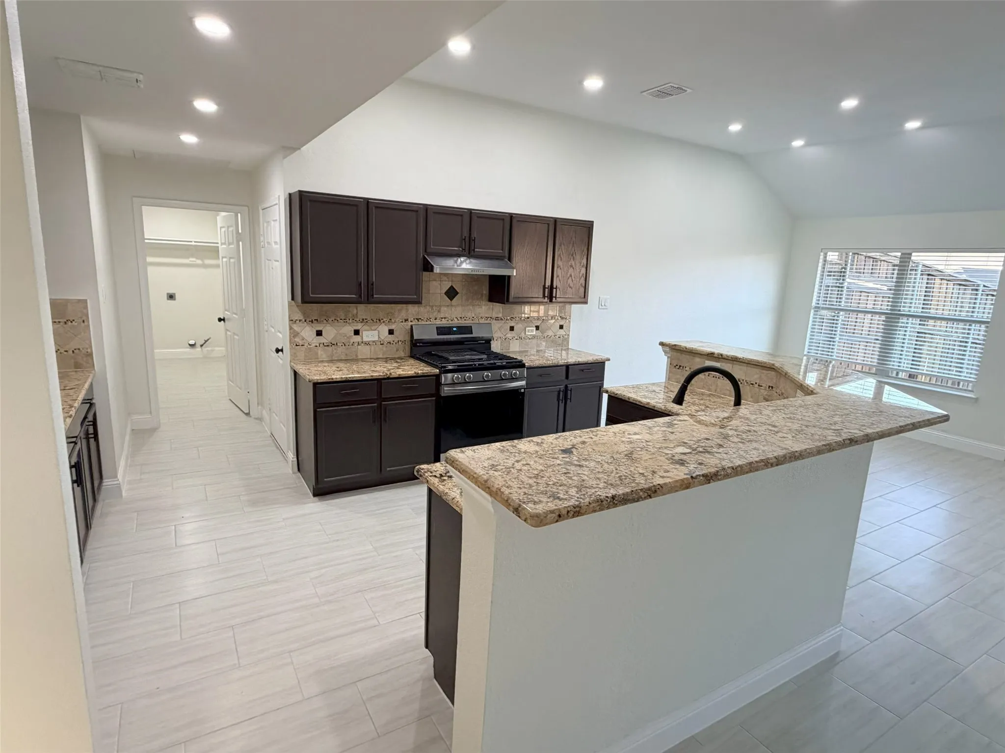 Single Family Residence For Rent in Rockwall County , 1513 Timber Ridge Drive, Rockwall, Texas 75032, 4 Bedroom, 2 Bathroom, 2 Garage spaces, 2,338 Sqft, built in 2005, mls#21363174, Real Estate Agent in Rockwall, Homes For Rent in Rockwall county, Homes For Rent in Rockwall, Realtor in Rockwall Texas, Real Estate Brokerage Independent Realty Texas, Luminita Cordes Realtor