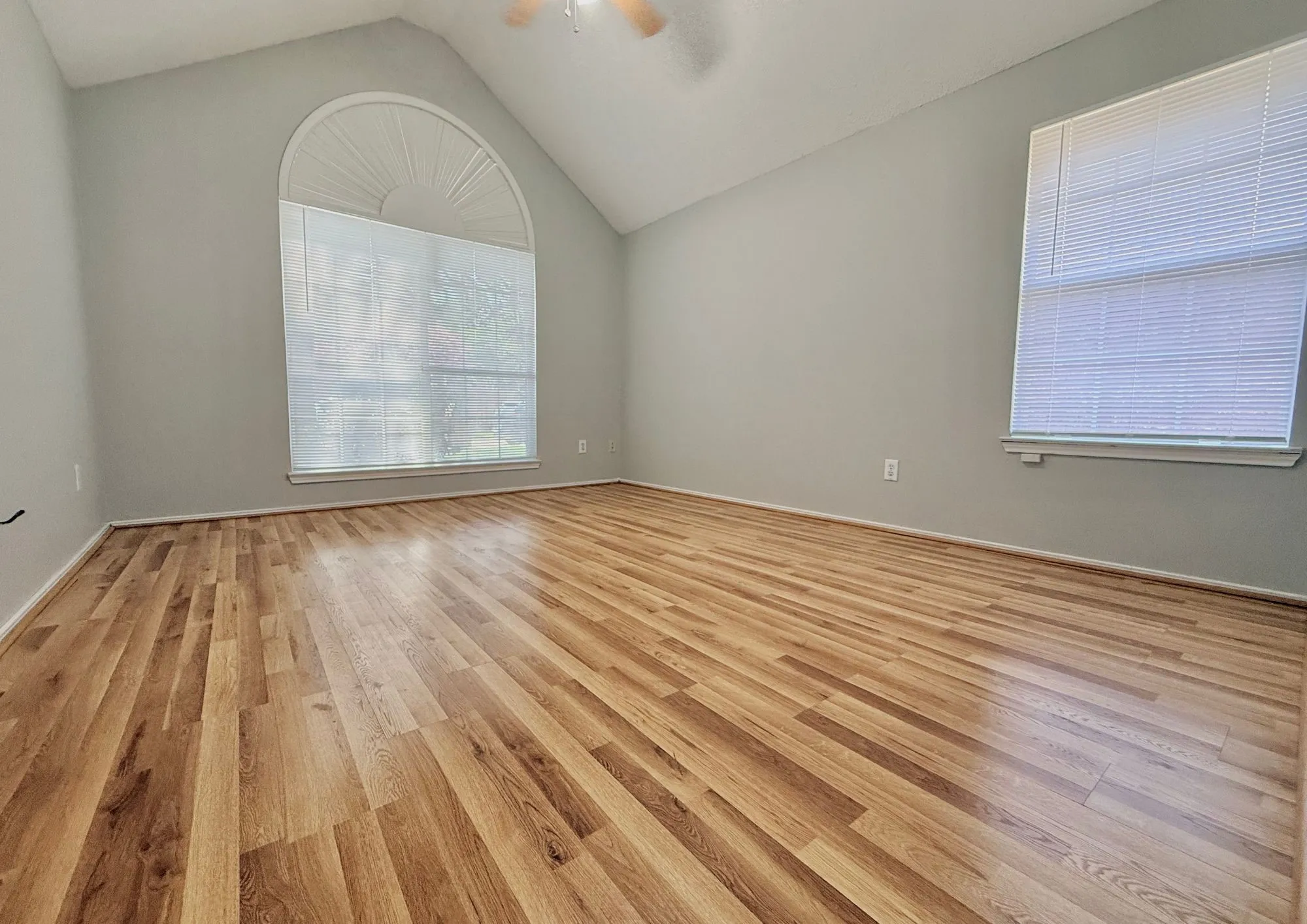 Single Family Residence For Rent in Denton County , 1912 Centenary Drive, Flower Mound, Texas 75028, 3 Bedroom, 2 Bathroom, 2 Garage spaces, 1,357 Sqft, built in 1992, mls#21373965, Real Estate Agent in Flower Mound, Homes For Rent in Denton county, Homes For Rent in Flower Mound, Realtor in Flower Mound Texas, Real Estate Brokerage Independent Realty Texas, Luminita Cordes Realtor