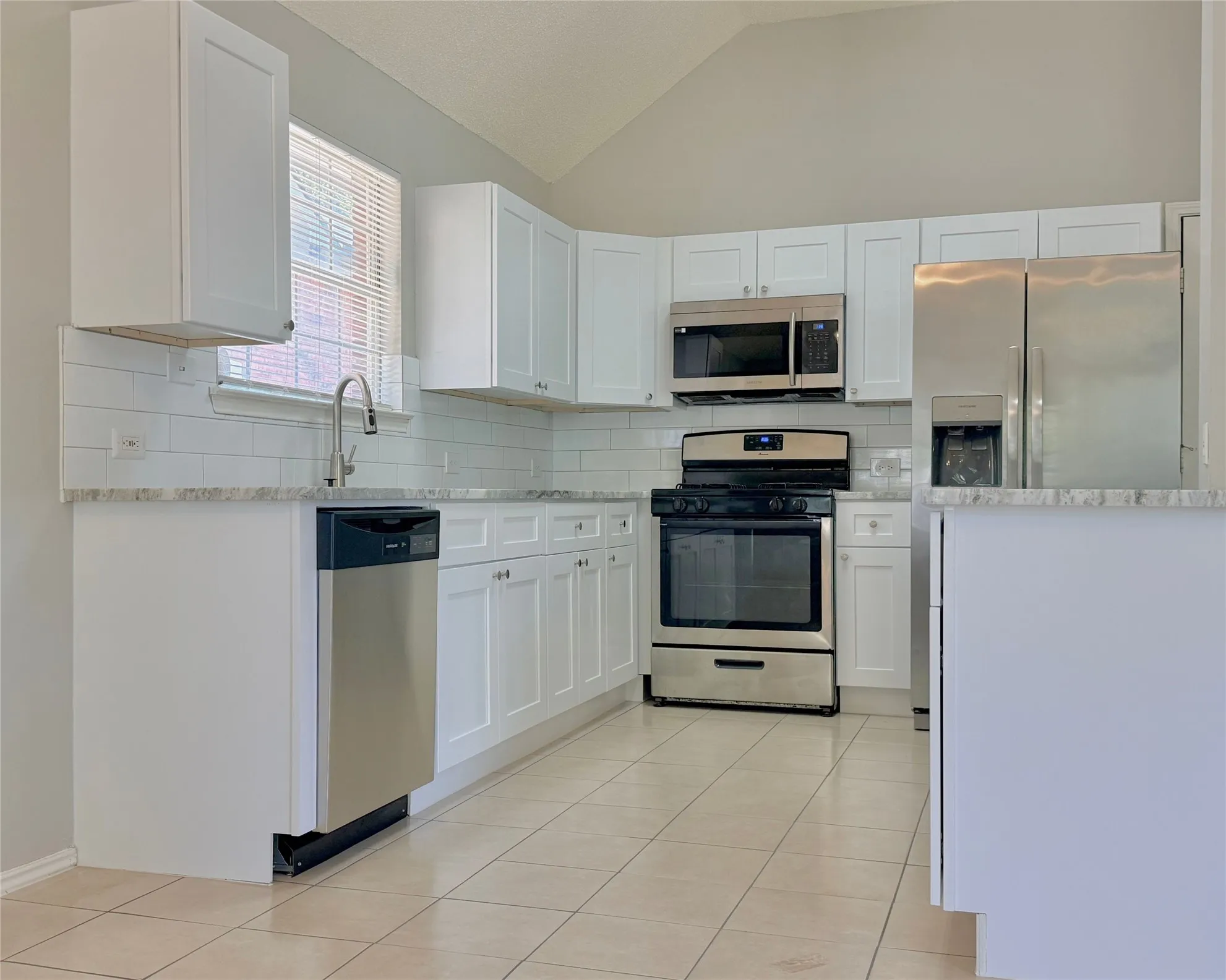 Single Family Residence For Rent in Denton County , 1912 Centenary Drive, Flower Mound, Texas 75028, 3 Bedroom, 2 Bathroom, 2 Garage spaces, 1,357 Sqft, built in 1992, mls#21373965, Real Estate Agent in Flower Mound, Homes For Rent in Denton county, Homes For Rent in Flower Mound, Realtor in Flower Mound Texas, Real Estate Brokerage Independent Realty Texas, Luminita Cordes Realtor