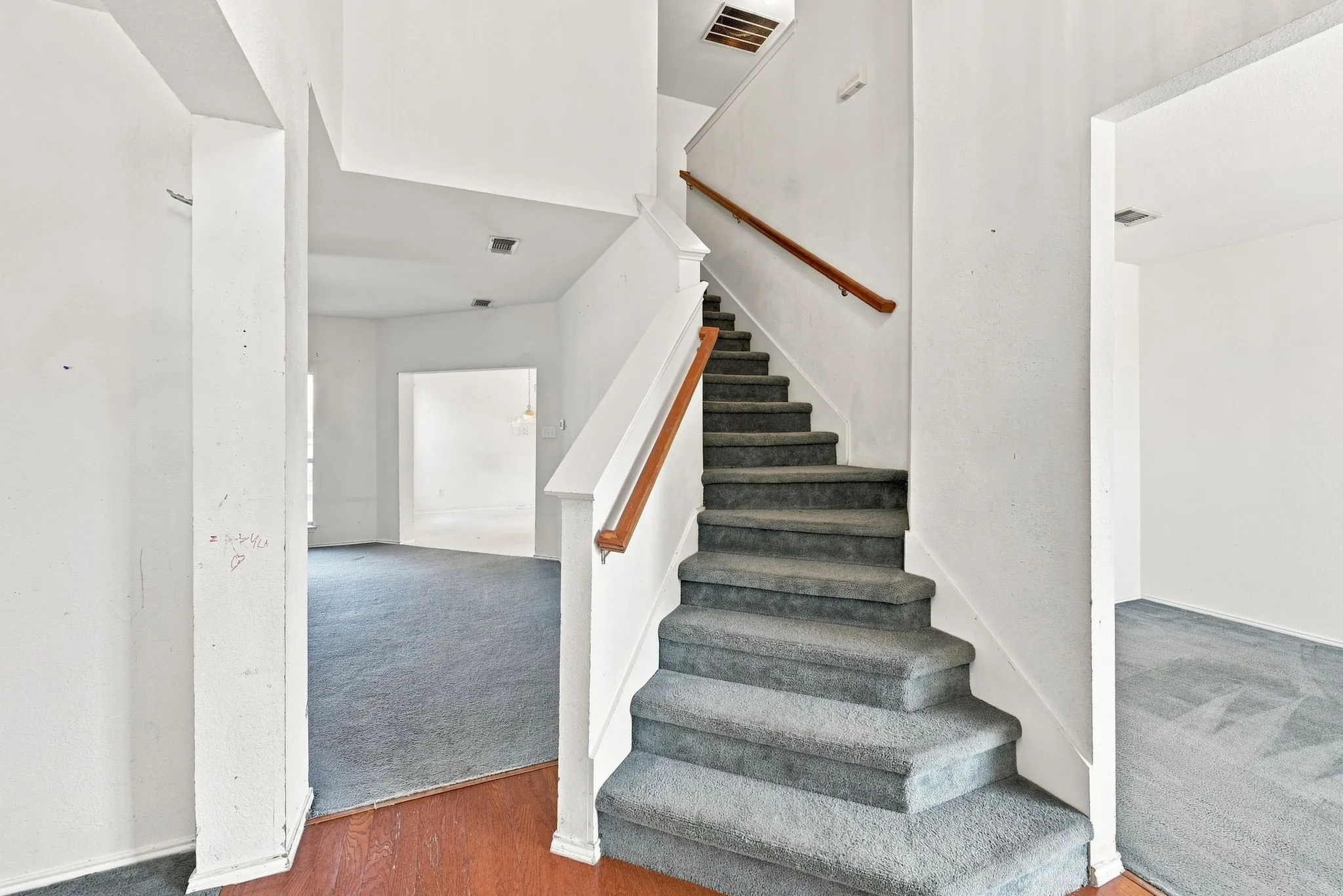 Single Family Residence For Sale in Dallas County , 467 Orchard Hill Drive, Cedar Hill, Texas 75104, 4 Bedroom, 3 Bathroom, 2 Garage spaces, 2,616 Sqft, built in 1999, mls#21374592, Real Estate Agent in Cedar Hill, Homes For Sale in Dallas county, Homes For Sale in Cedar Hill, Realtor in Cedar Hill Texas, Real Estate Brokerage Independent Realty Texas, Luminita Cordes Realtor