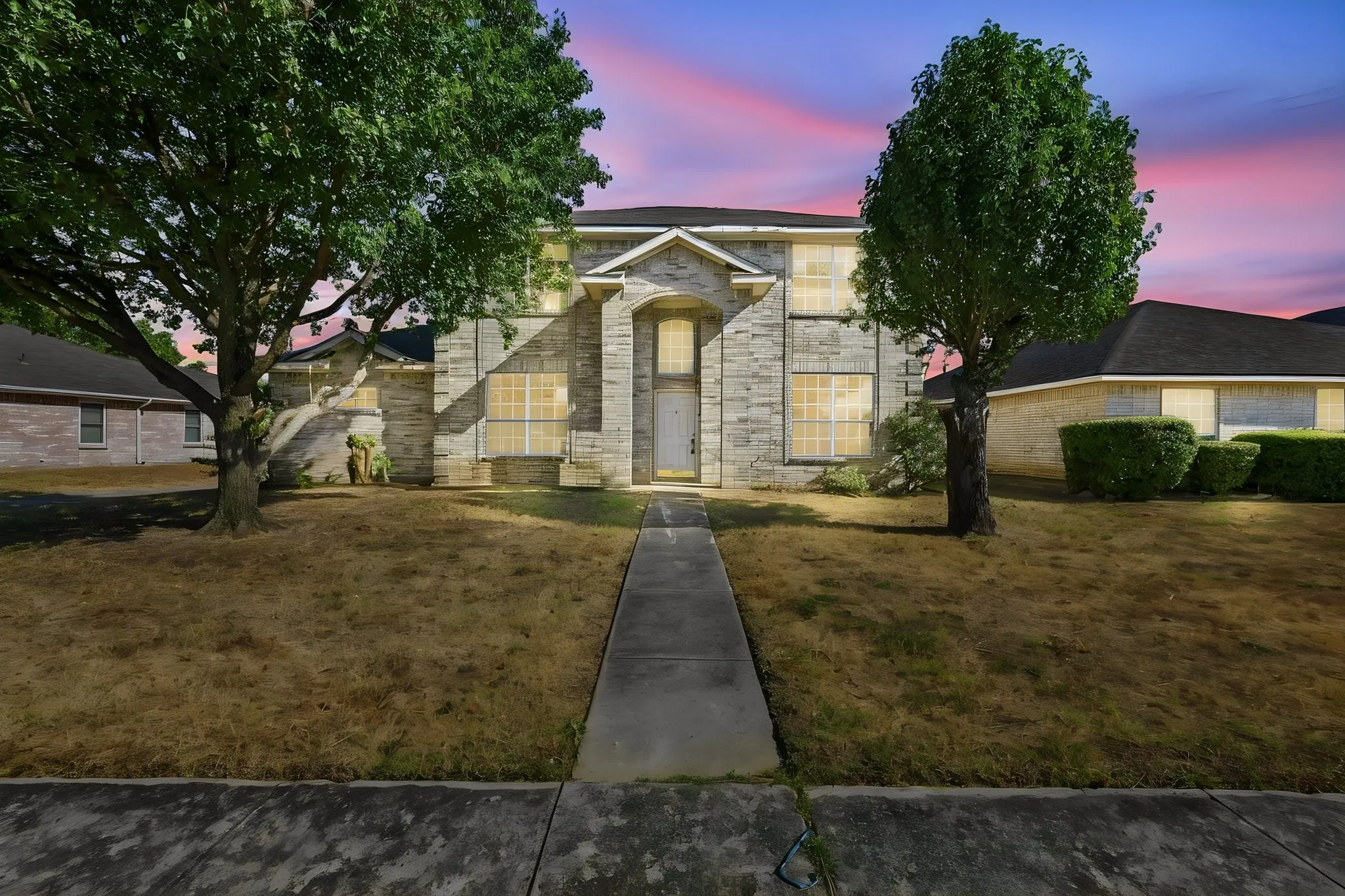 Single Family Residence For Sale in Dallas County , 467 Orchard Hill Drive, Cedar Hill, Texas 75104, 4 Bedroom, 3 Bathroom, 2 Garage spaces, 2,616 Sqft, built in 1999, mls#21374592, Real Estate Agent in Cedar Hill, Homes For Sale in Dallas county, Homes For Sale in Cedar Hill, Realtor in Cedar Hill Texas, Real Estate Brokerage Independent Realty Texas, Luminita Cordes Realtor