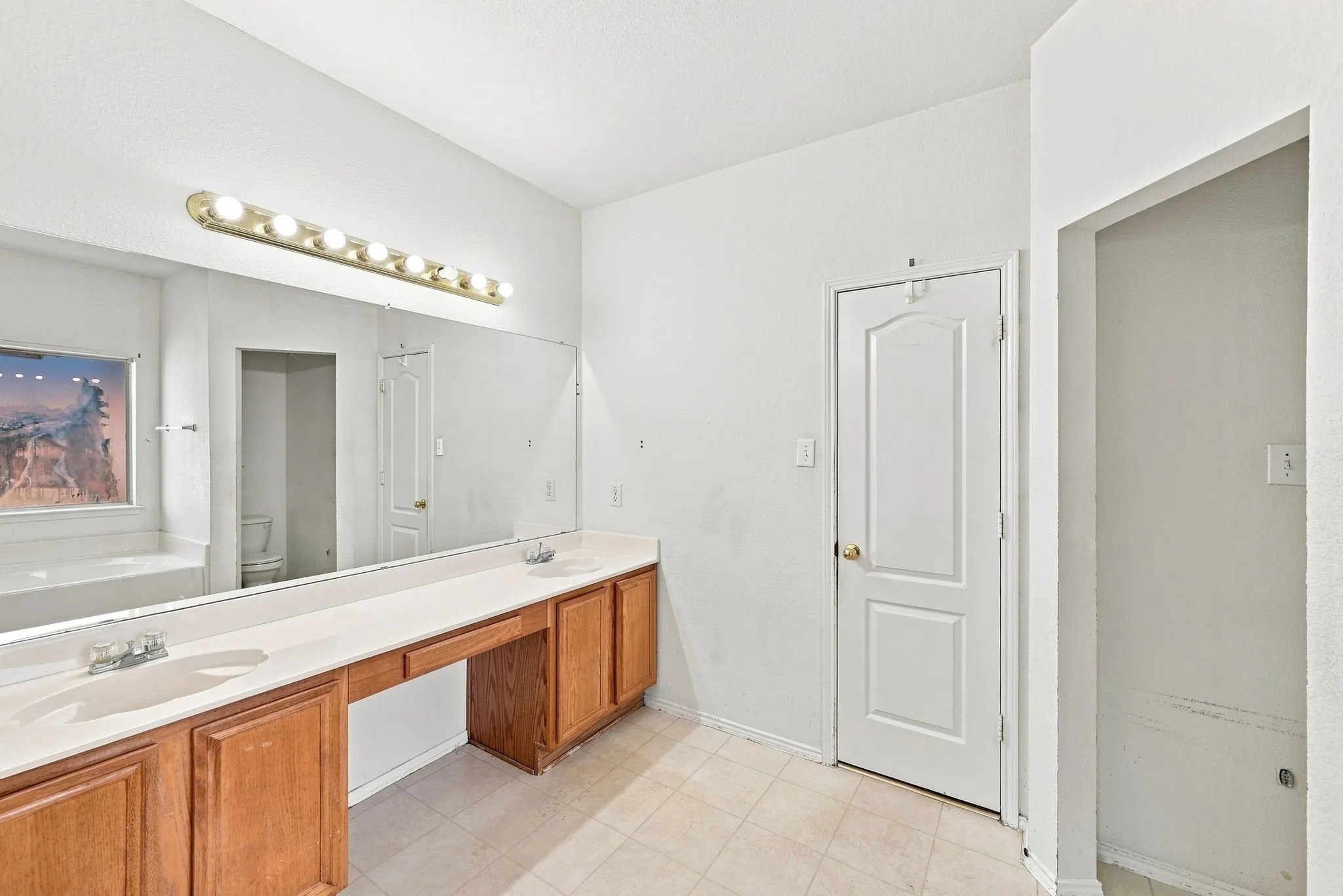 Single Family Residence For Sale in Dallas County , 467 Orchard Hill Drive, Cedar Hill, Texas 75104, 4 Bedroom, 3 Bathroom, 2 Garage spaces, 2,616 Sqft, built in 1999, mls#21374592, Real Estate Agent in Cedar Hill, Homes For Sale in Dallas county, Homes For Sale in Cedar Hill, Realtor in Cedar Hill Texas, Real Estate Brokerage Independent Realty Texas, Luminita Cordes Realtor