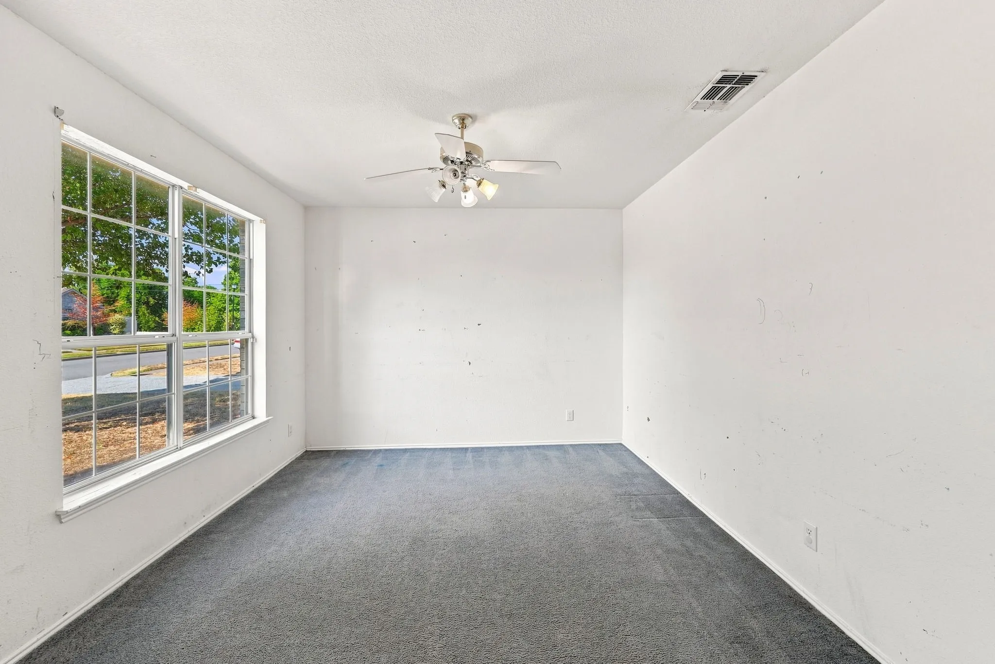 Single Family Residence For Sale in Dallas County , 467 Orchard Hill Drive, Cedar Hill, Texas 75104, 4 Bedroom, 3 Bathroom, 2 Garage spaces, 2,616 Sqft, built in 1999, mls#21374592, Real Estate Agent in Cedar Hill, Homes For Sale in Dallas county, Homes For Sale in Cedar Hill, Realtor in Cedar Hill Texas, Real Estate Brokerage Independent Realty Texas, Luminita Cordes Realtor