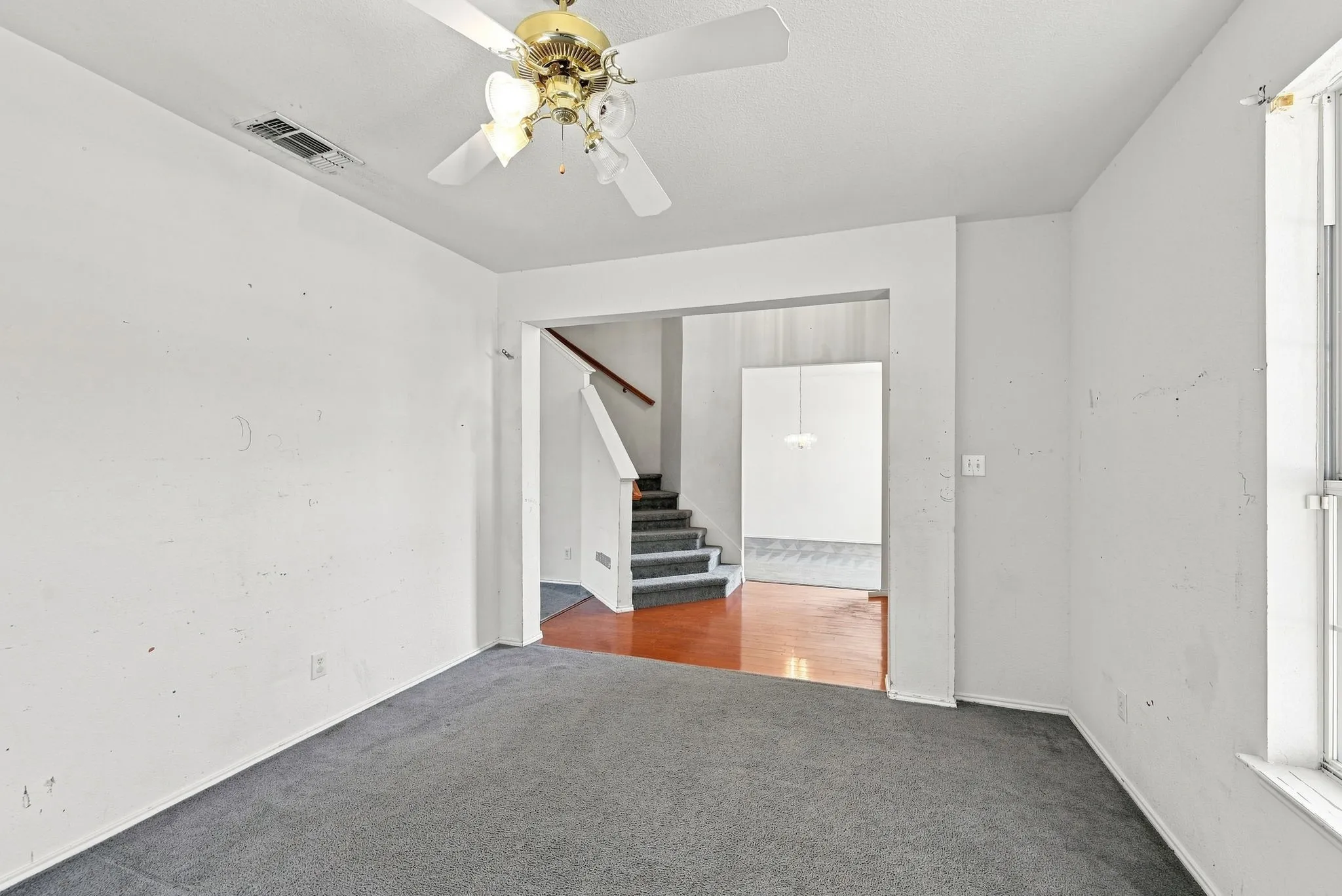 Single Family Residence For Sale in Dallas County , 467 Orchard Hill Drive, Cedar Hill, Texas 75104, 4 Bedroom, 3 Bathroom, 2 Garage spaces, 2,616 Sqft, built in 1999, mls#21374592, Real Estate Agent in Cedar Hill, Homes For Sale in Dallas county, Homes For Sale in Cedar Hill, Realtor in Cedar Hill Texas, Real Estate Brokerage Independent Realty Texas, Luminita Cordes Realtor