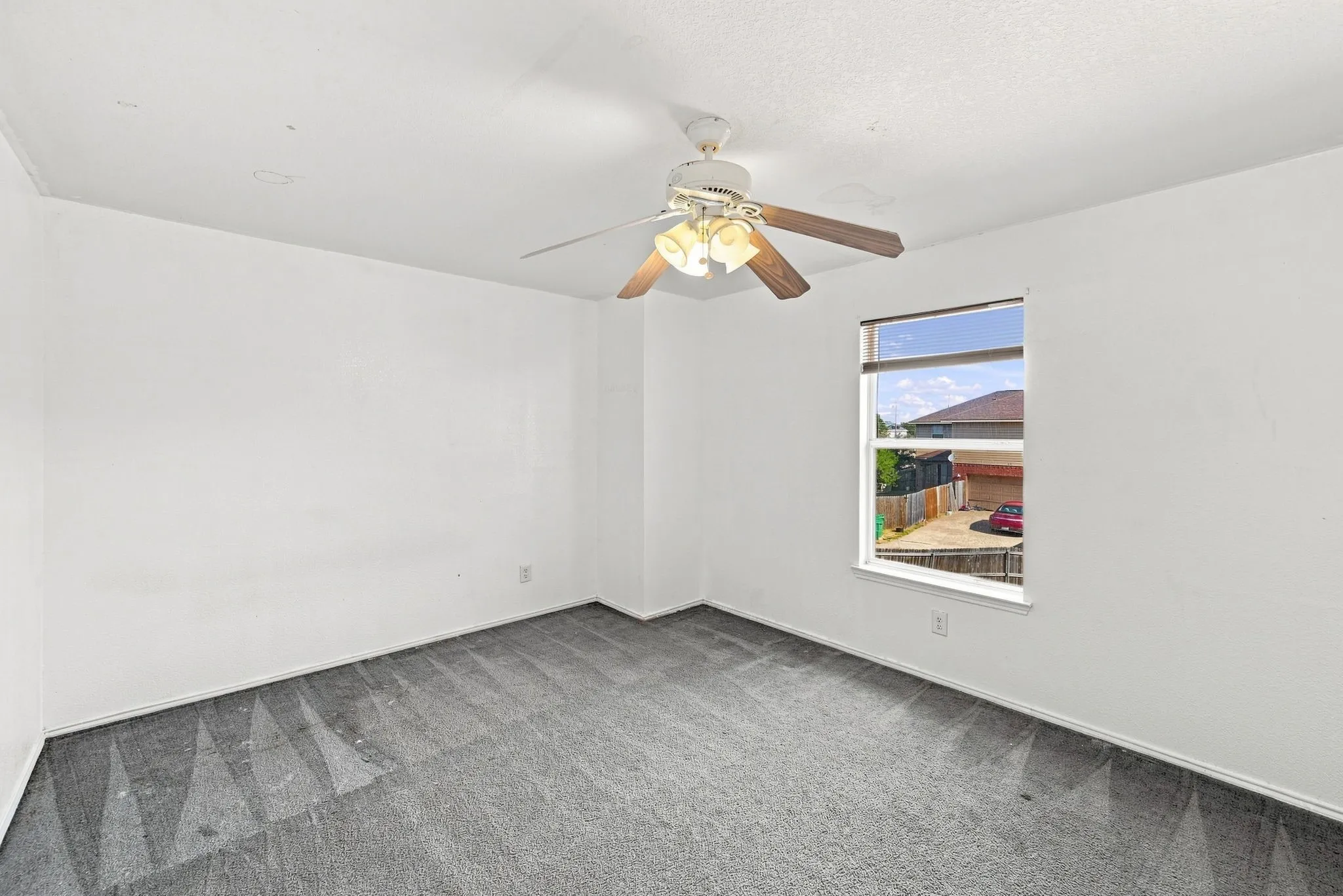 Single Family Residence For Sale in Dallas County , 467 Orchard Hill Drive, Cedar Hill, Texas 75104, 4 Bedroom, 3 Bathroom, 2 Garage spaces, 2,616 Sqft, built in 1999, mls#21374592, Real Estate Agent in Cedar Hill, Homes For Sale in Dallas county, Homes For Sale in Cedar Hill, Realtor in Cedar Hill Texas, Real Estate Brokerage Independent Realty Texas, Luminita Cordes Realtor