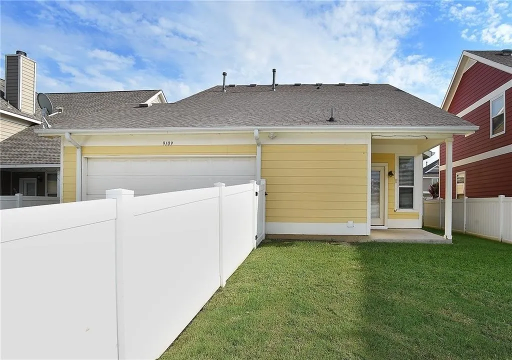 Single Family Residence For Sale in Denton County , 9109 Nathaniel Drive, Providence Village, Texas 76227, 3 Bedroom, 2 Bathroom, 2 Garage spaces, 1,232 Sqft, built in 2007, mls#21374596, Real Estate Agent in Providence Village, Homes For Sale in Denton county, Homes For Sale in Providence Village, Realtor in Providence Village Texas, Real Estate Brokerage Independent Realty Texas, Luminita Cordes Realtor
