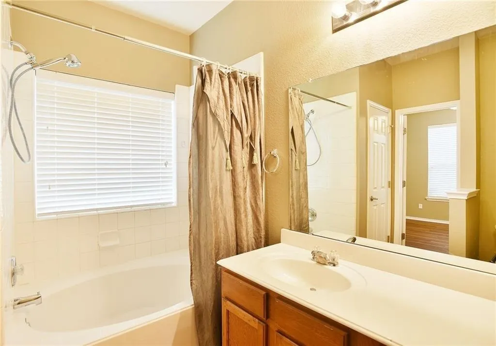 Single Family Residence For Sale in Denton County , 9109 Nathaniel Drive, Providence Village, Texas 76227, 3 Bedroom, 2 Bathroom, 2 Garage spaces, 1,232 Sqft, built in 2007, mls#21374596, Real Estate Agent in Providence Village, Homes For Sale in Denton county, Homes For Sale in Providence Village, Realtor in Providence Village Texas, Real Estate Brokerage Independent Realty Texas, Luminita Cordes Realtor