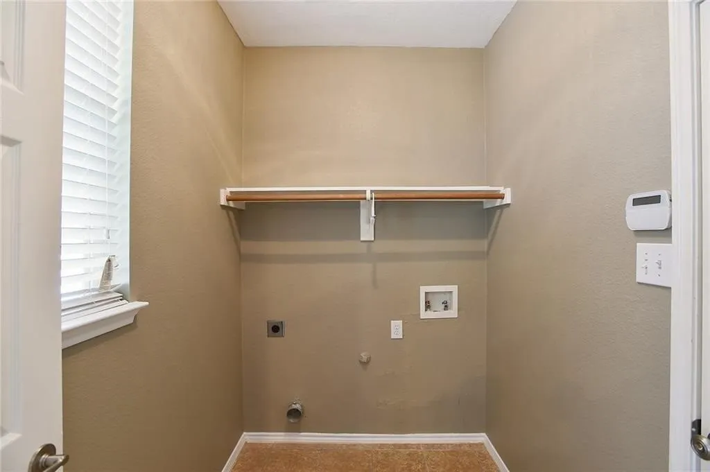 Single Family Residence For Sale in Denton County , 9109 Nathaniel Drive, Providence Village, Texas 76227, 3 Bedroom, 2 Bathroom, 2 Garage spaces, 1,232 Sqft, built in 2007, mls#21374596, Real Estate Agent in Providence Village, Homes For Sale in Denton county, Homes For Sale in Providence Village, Realtor in Providence Village Texas, Real Estate Brokerage Independent Realty Texas, Luminita Cordes Realtor