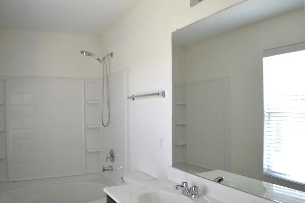 Single Family Residence For Rent in Grayson County , 1305 Swan Ridge Drive, Sherman, Texas 75092, 3 Bedroom, 2 Bathroom, 2 Garage spaces, 1,546 Sqft, built in 2016, mls#21374598, Real Estate Agent in Sherman, Homes For Rent in Grayson county, Homes For Rent in Sherman, Realtor in Sherman Texas, Real Estate Brokerage Independent Realty Texas, Luminita Cordes Realtor