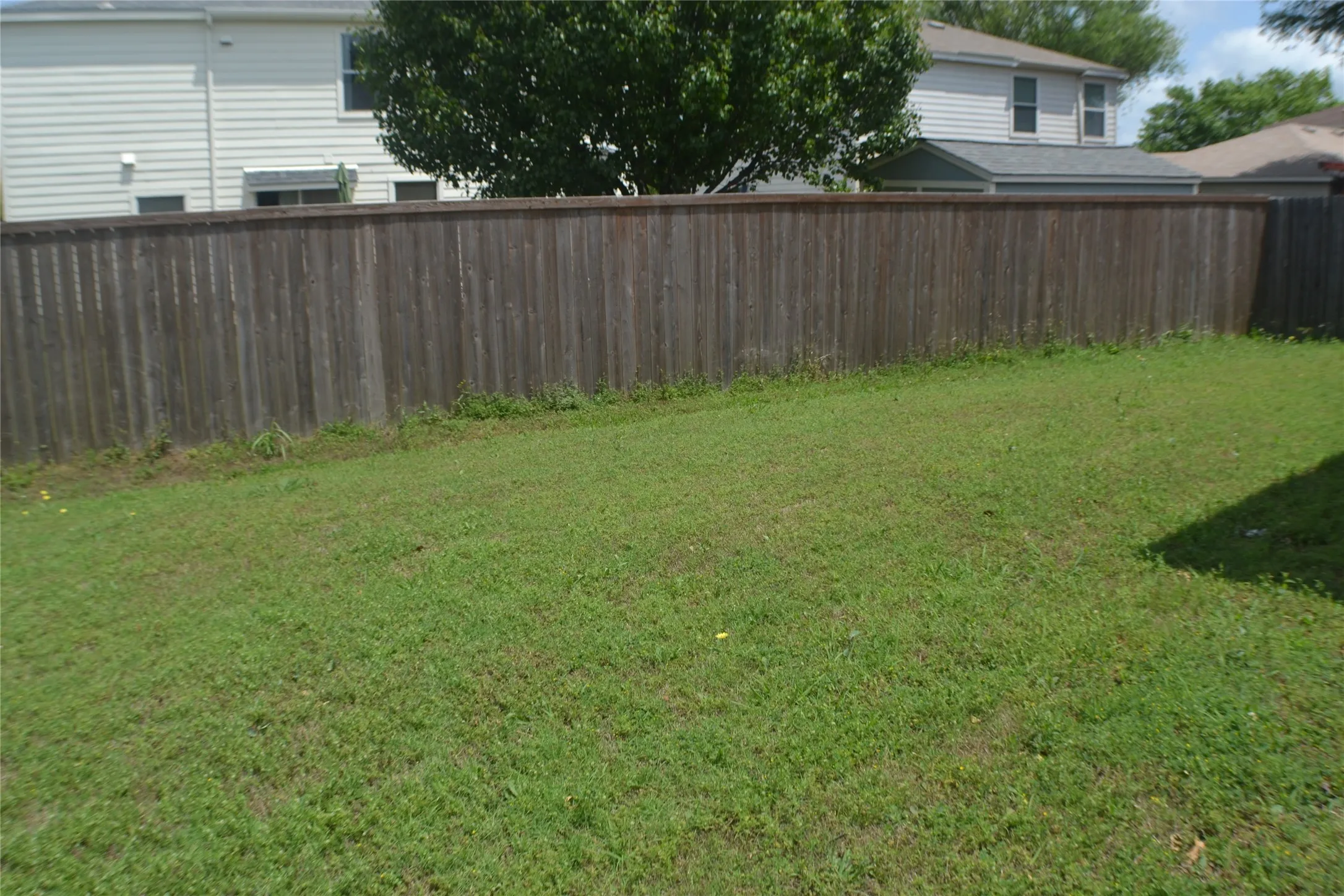 Single Family Residence For Rent in Grayson County , 1305 Swan Ridge Drive, Sherman, Texas 75092, 3 Bedroom, 2 Bathroom, 2 Garage spaces, 1,546 Sqft, built in 2016, mls#21374598, Real Estate Agent in Sherman, Homes For Rent in Grayson county, Homes For Rent in Sherman, Realtor in Sherman Texas, Real Estate Brokerage Independent Realty Texas, Luminita Cordes Realtor