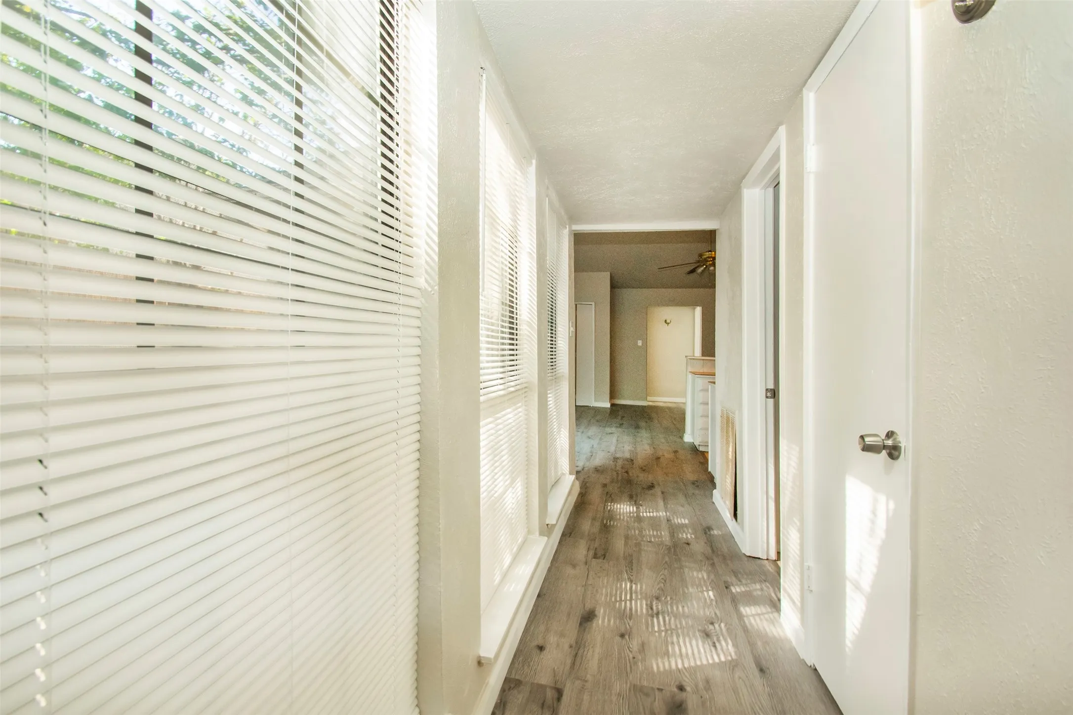 Duplex For Rent in Dallas County , 7062 Pineberry Road, Dallas, Texas 75249, 3 Bedroom, 2 Bathroom, Garage spaces, 1,256 Sqft, built in 1981, mls#21374599, Real Estate Agent in Dallas, Homes For Rent in Dallas county, Homes For Rent in Dallas, Realtor in Dallas Texas, Real Estate Brokerage Independent Realty Texas, Luminita Cordes Realtor
