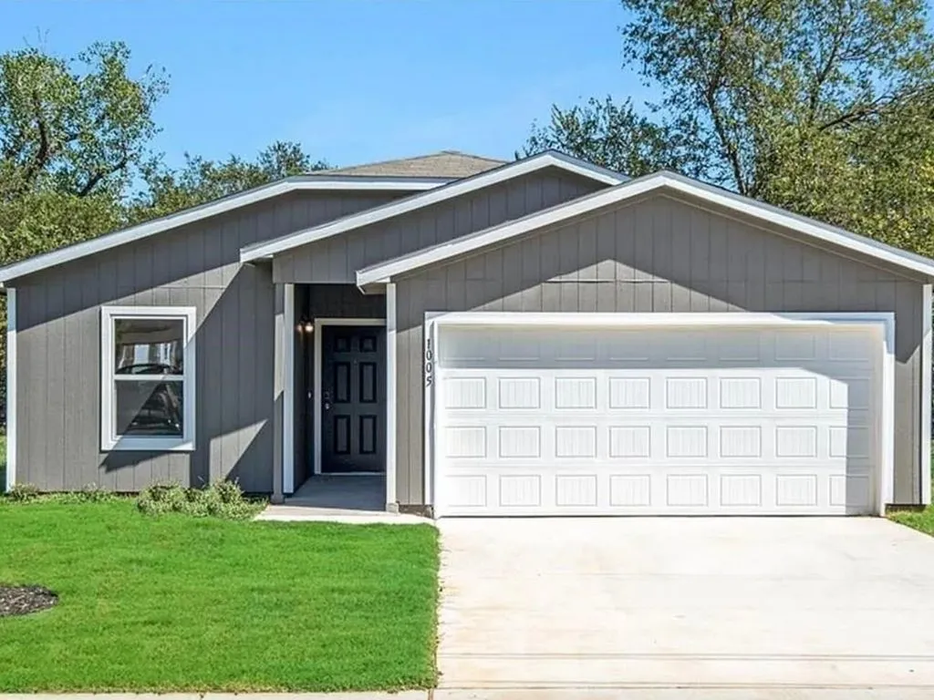 Single Family Residence For Sale in Mc Lennan County , 1005 Dawson Street, Waco, Texas 76704, 3 Bedroom, 2 Bathroom, 2 Garage spaces, 1,009 Sqft, built in 2020, mls#21374077, Real Estate Agent in Waco, Homes For Sale in Mc Lennan county, Homes For Sale in Waco, Realtor in Waco Texas, Real Estate Brokerage Independent Realty Texas, Luminita Cordes Realtor