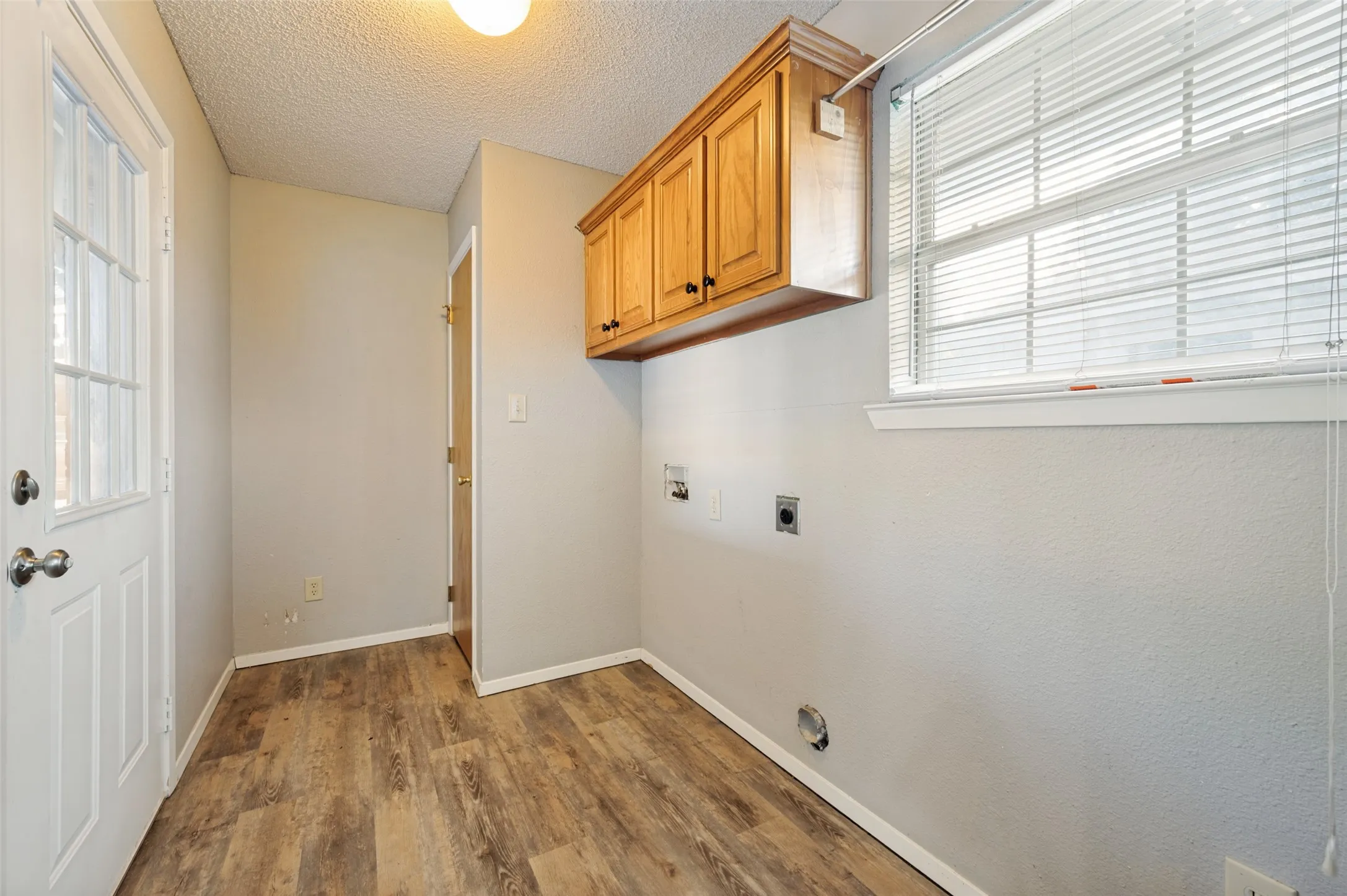 Single Family Residence For Sale in Grayson County , 101 Sara Court, Collinsville, Texas 76233, 3 Bedroom, 2 Bathroom, Garage spaces, 1,502 Sqft, built in 2008, mls#21374602, Real Estate Agent in Collinsville, Homes For Sale in Grayson county, Homes For Sale in Collinsville, Realtor in Collinsville Texas, Real Estate Brokerage Independent Realty Texas, Luminita Cordes Realtor
