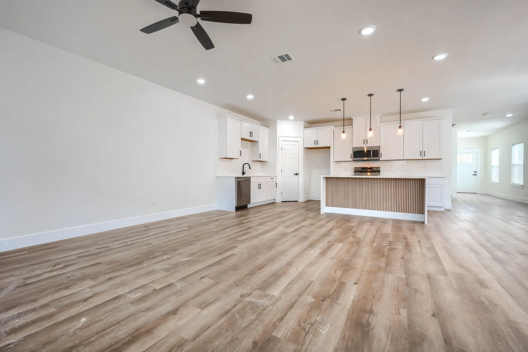 Duplex For Rent in Tarrant County , 3321 Howard Street, Fort Worth, Texas 76119, 4 Bedroom, 3 Bathroom, 2 Garage spaces, 2,926 Sqft, built in 2024, mls#21360904, Real Estate Agent in Fort Worth, Homes For Rent in Tarrant county, Homes For Rent in Fort Worth, Realtor in Fort Worth Texas, Real Estate Brokerage Independent Realty Texas, Luminita Cordes Realtor