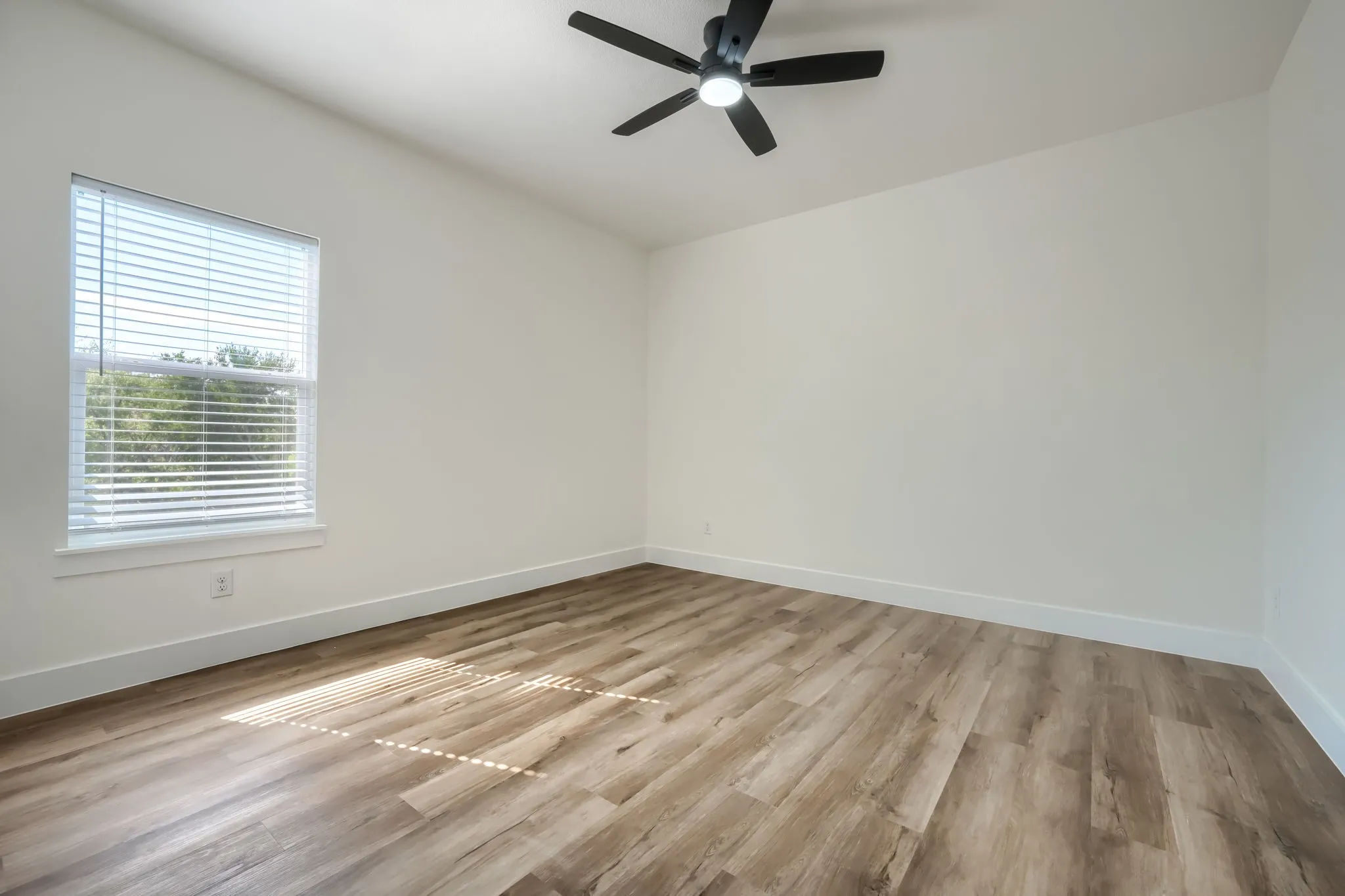Duplex For Rent in Tarrant County , 3321 Howard Street, Fort Worth, Texas 76119, 4 Bedroom, 3 Bathroom, 2 Garage spaces, 2,926 Sqft, built in 2024, mls#21360904, Real Estate Agent in Fort Worth, Homes For Rent in Tarrant county, Homes For Rent in Fort Worth, Realtor in Fort Worth Texas, Real Estate Brokerage Independent Realty Texas, Luminita Cordes Realtor