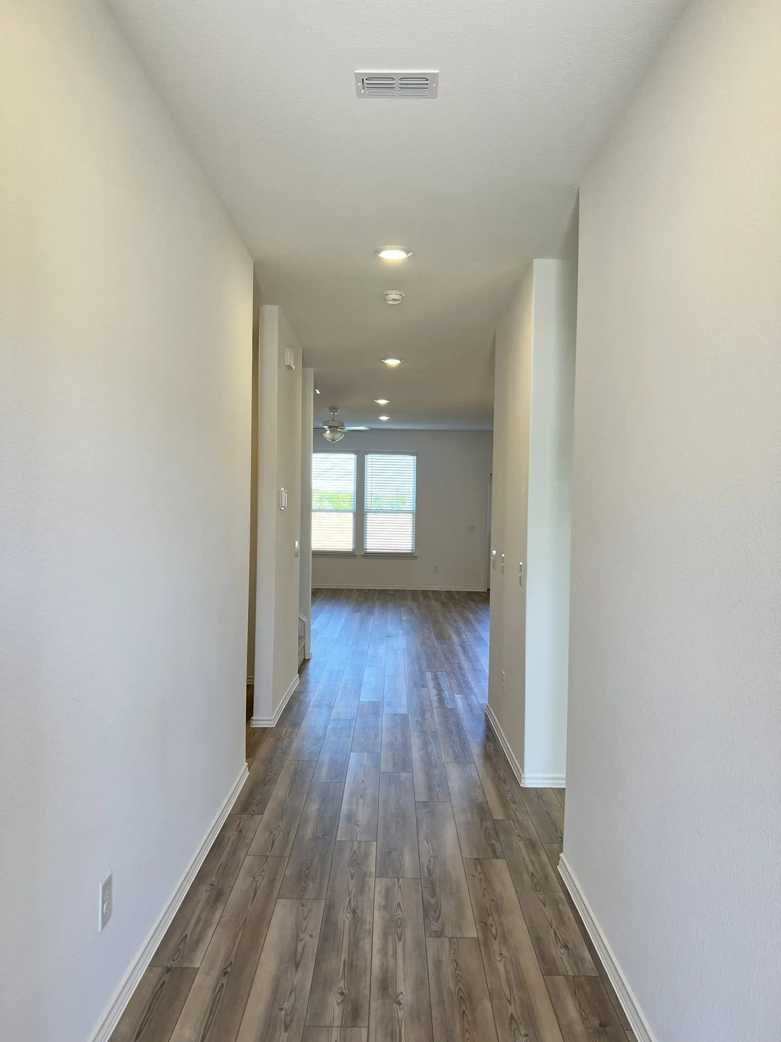 Single Family Residence For Rent in Collin County , 612 Agarita Way, Princeton, Texas 75407, 5 Bedroom, 3 Bathroom, 2 Garage spaces, 3,079 Sqft, built in 2024, mls#21374604, Real Estate Agent in Princeton, Homes For Rent in Collin county, Homes For Rent in Princeton, Realtor in Princeton Texas, Real Estate Brokerage Independent Realty Texas, Luminita Cordes Realtor