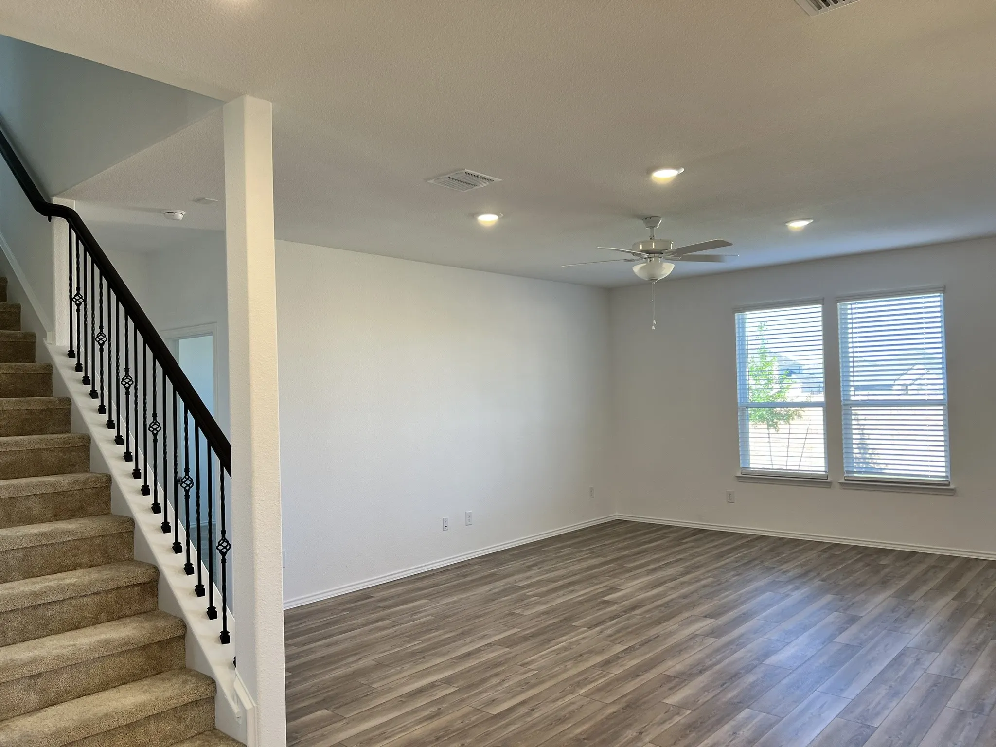 Single Family Residence For Rent in Collin County , 612 Agarita Way, Princeton, Texas 75407, 5 Bedroom, 3 Bathroom, 2 Garage spaces, 3,079 Sqft, built in 2024, mls#21374604, Real Estate Agent in Princeton, Homes For Rent in Collin county, Homes For Rent in Princeton, Realtor in Princeton Texas, Real Estate Brokerage Independent Realty Texas, Luminita Cordes Realtor