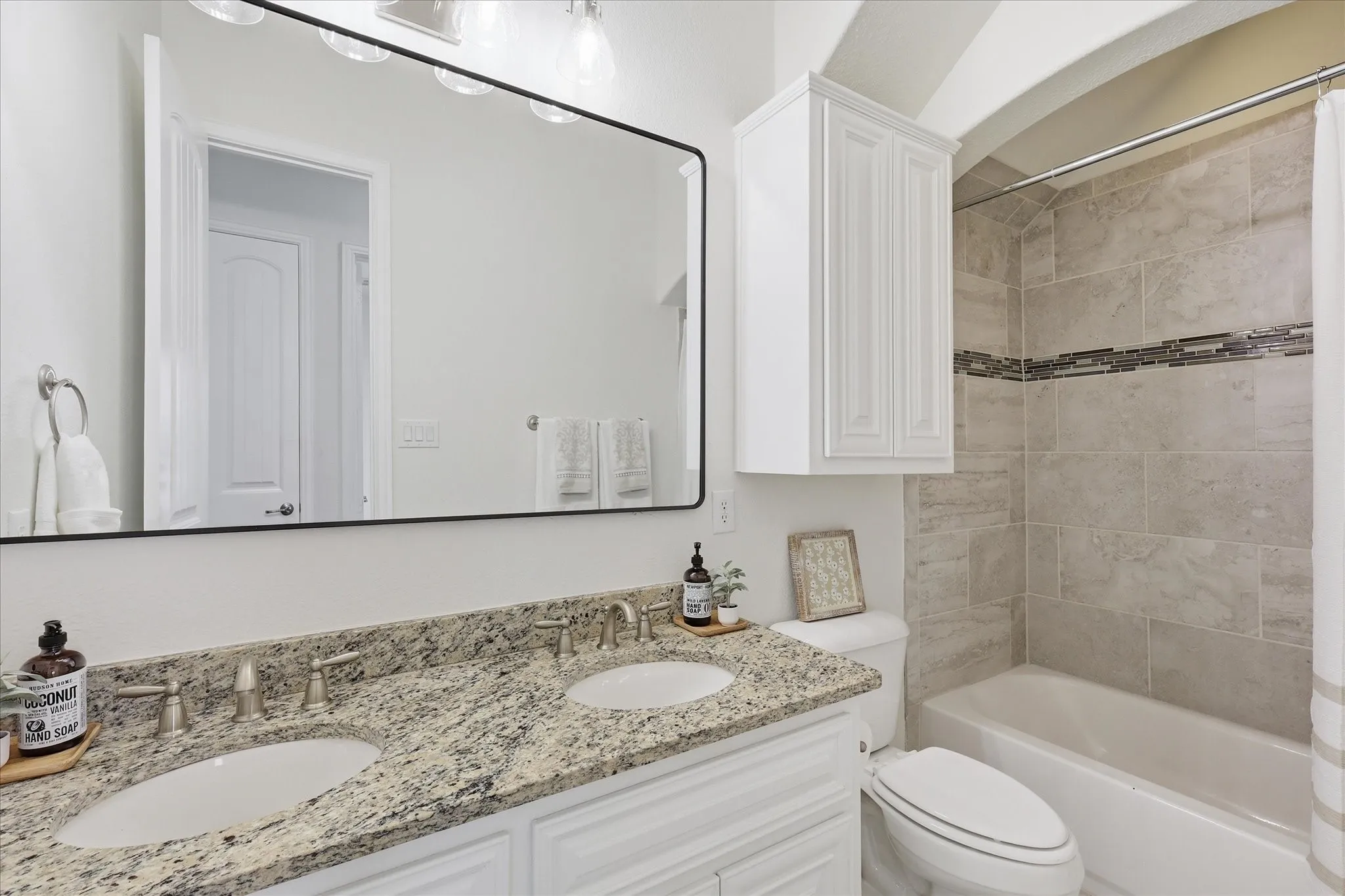 Single Family Residence For Sale in Collin County , 1120 Circle J Trail, Prosper, Texas 75078, 4 Bedroom, 4 Bathroom, 3 Garage spaces, 3,821 Sqft, built in 2014, mls#21374497, Real Estate Agent in Prosper, Homes For Sale in Collin county, Homes For Sale in Prosper, Realtor in Prosper Texas, Real Estate Brokerage Independent Realty Texas, Luminita Cordes Realtor